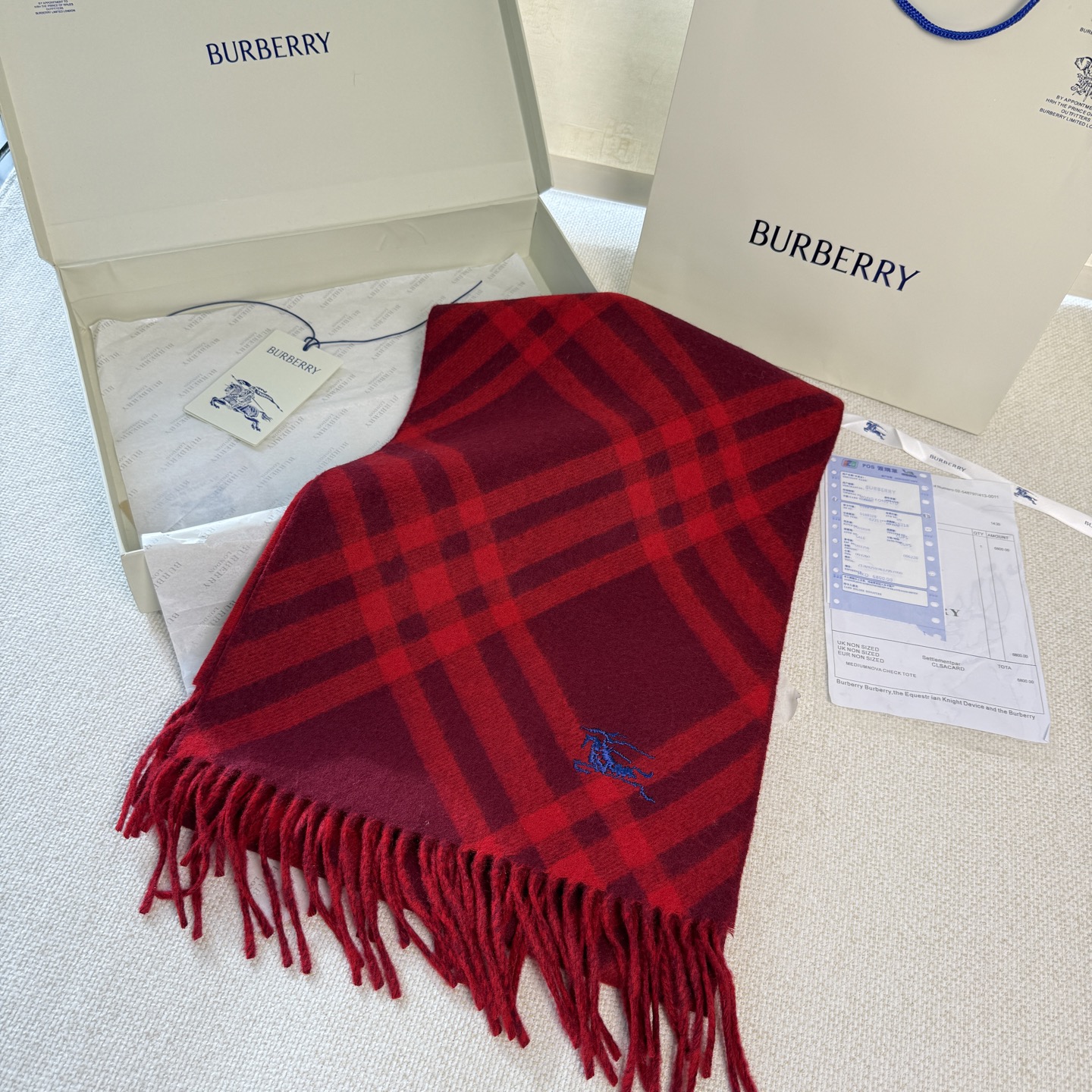 🆕Burberry新款苏格兰格纹羊绒围巾，超级火款的格纹款围巾之后，Bur又一款力作上市，Burberr