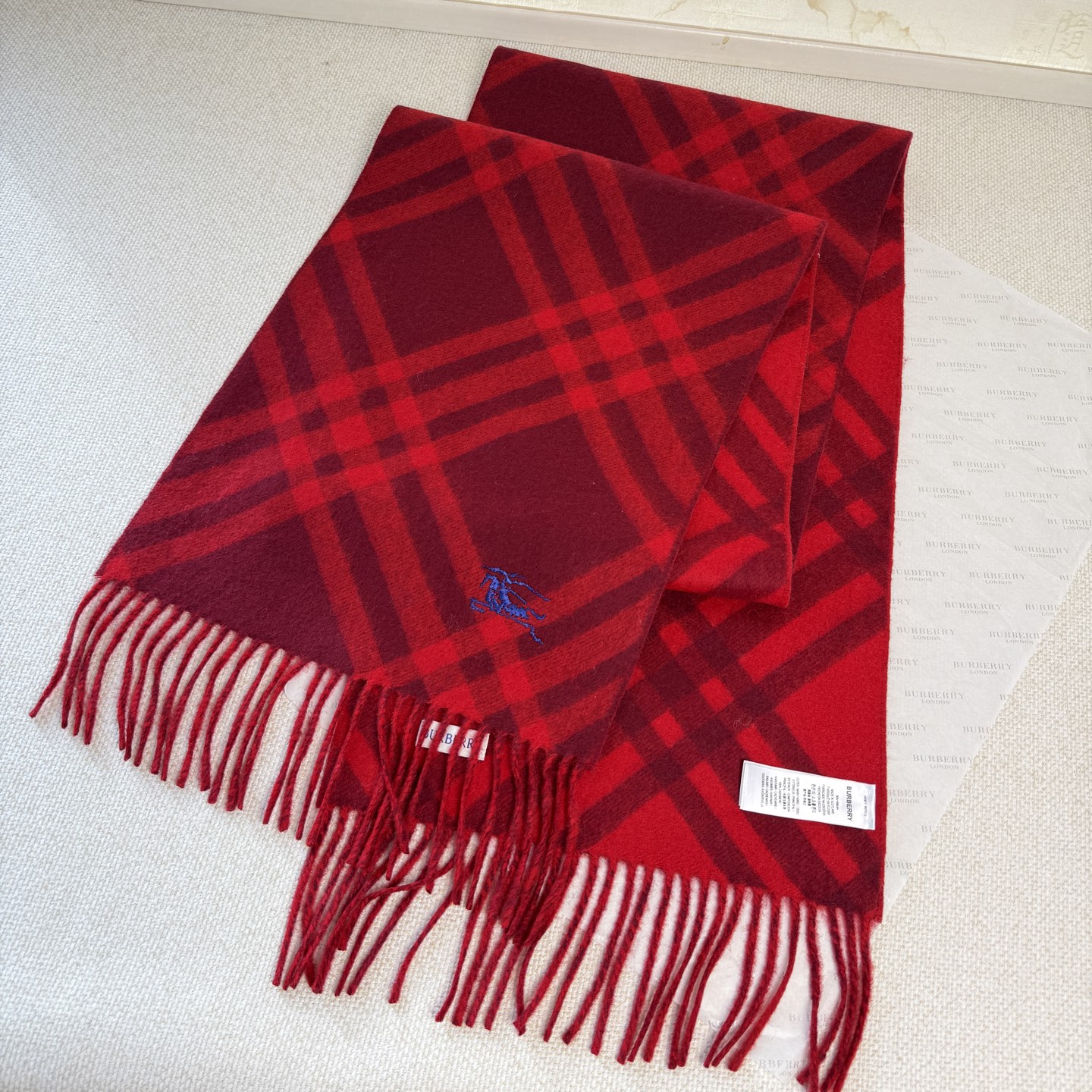 🆕Burberry新款苏格兰格纹羊绒围巾，超级火款的格纹款围巾之后，Bur又一款力作上市，Burberr