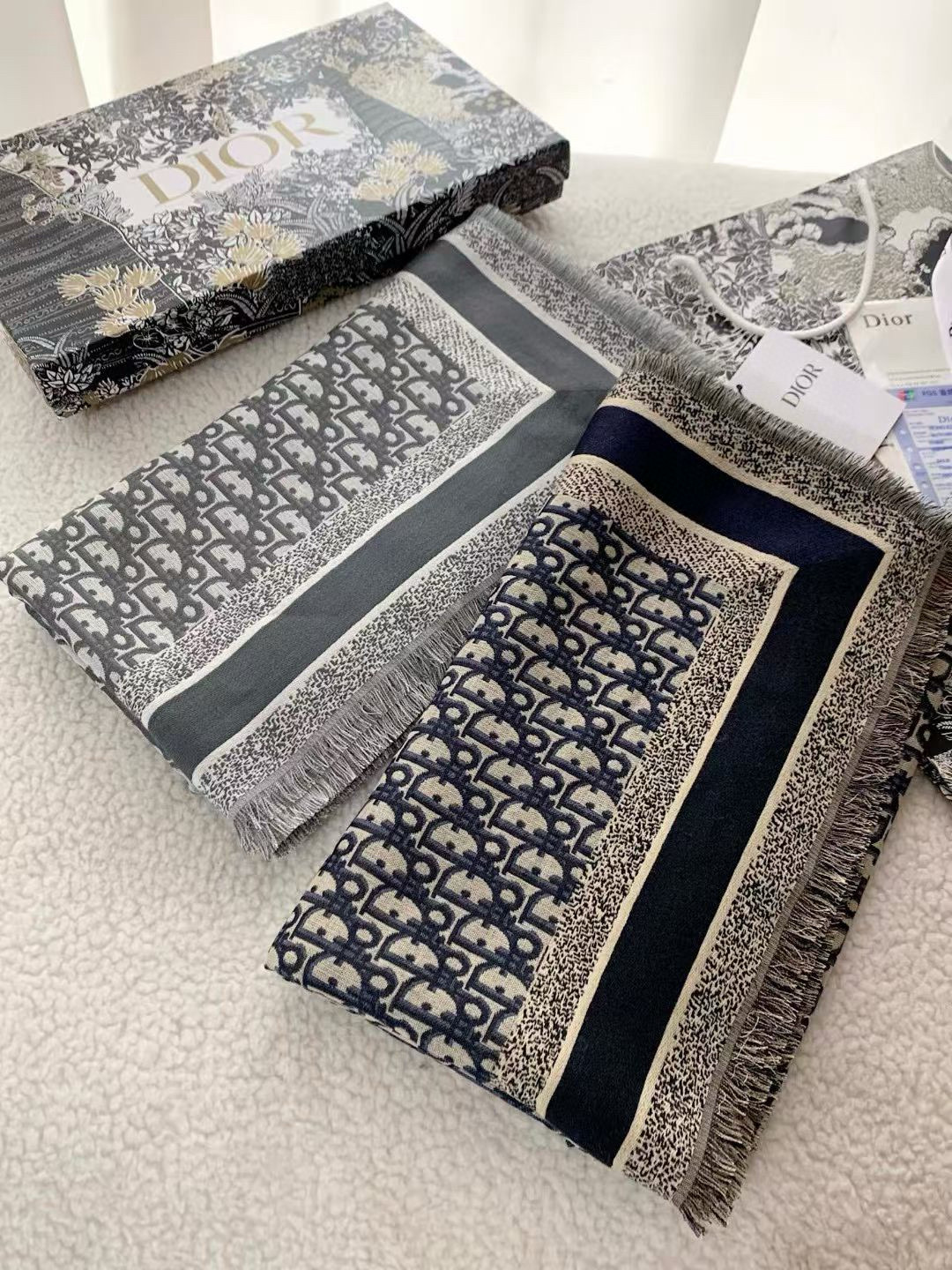 🆕【▪️高段位！是Dior的女人！经典旧花新演绎！！】实物有被惊艳到！！Dior今年秋冬新出的Canna