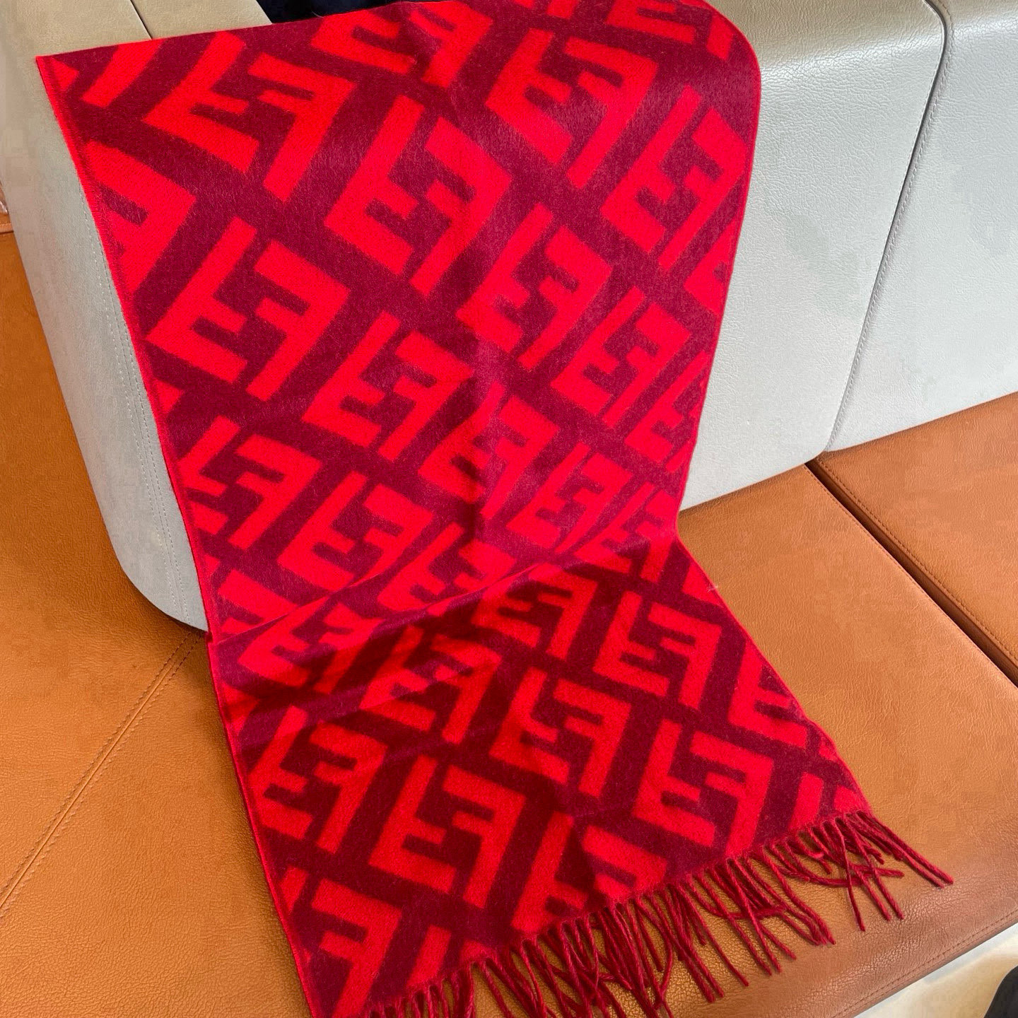 🆕 FENDI · 芬迪❗️最能碰撞出高级感❗️双F绝对是今年时尚圈最炙手可热的潮流风向标❗️最流行的老