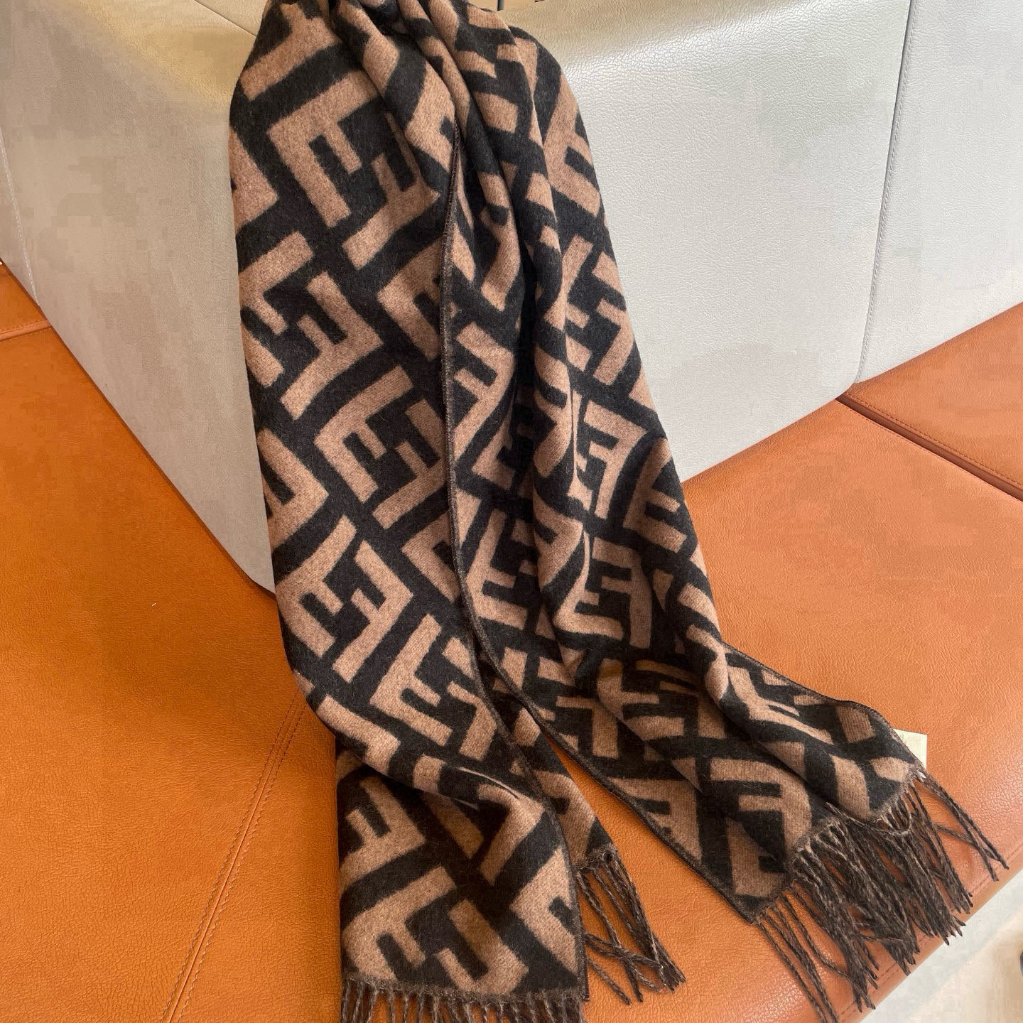 🆕 FENDI · 芬迪❗️最能碰撞出高级感❗️双F绝对是今年时尚圈最炙手可热的潮流风向标❗️最流行的老