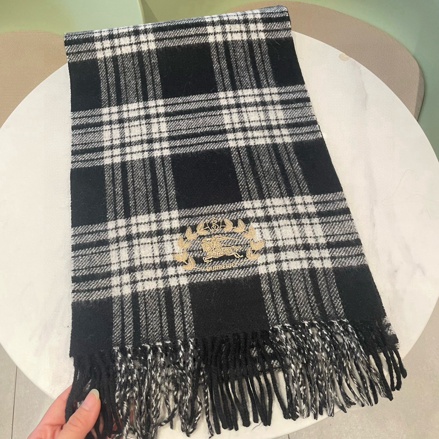 🆕Burberry英伦风典藏款双面围巾❗️【HK外贸尾单 · 这才叫真正的家属福利】‼️这款羊绒围巾的面