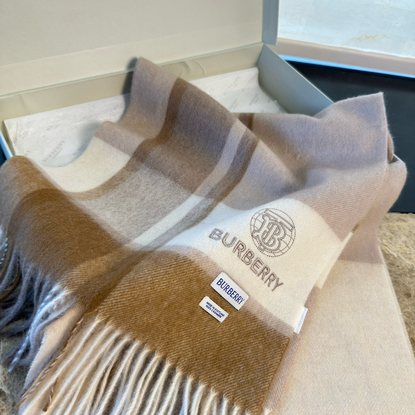 🆕Burberry · 巴宝莉新款重磅水波纹羊绒围巾‼️今年我们的男款真的是高端Level，重磅极品‼️