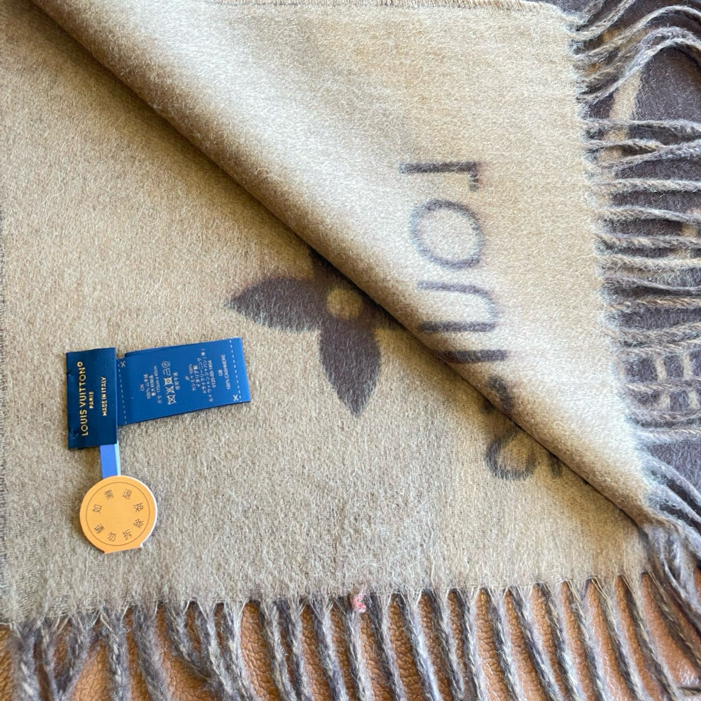 🆕【高端芯片版本 · M78125】Louis Vitton · 霍思燕同款披肩围巾两用【带芯片+二维码