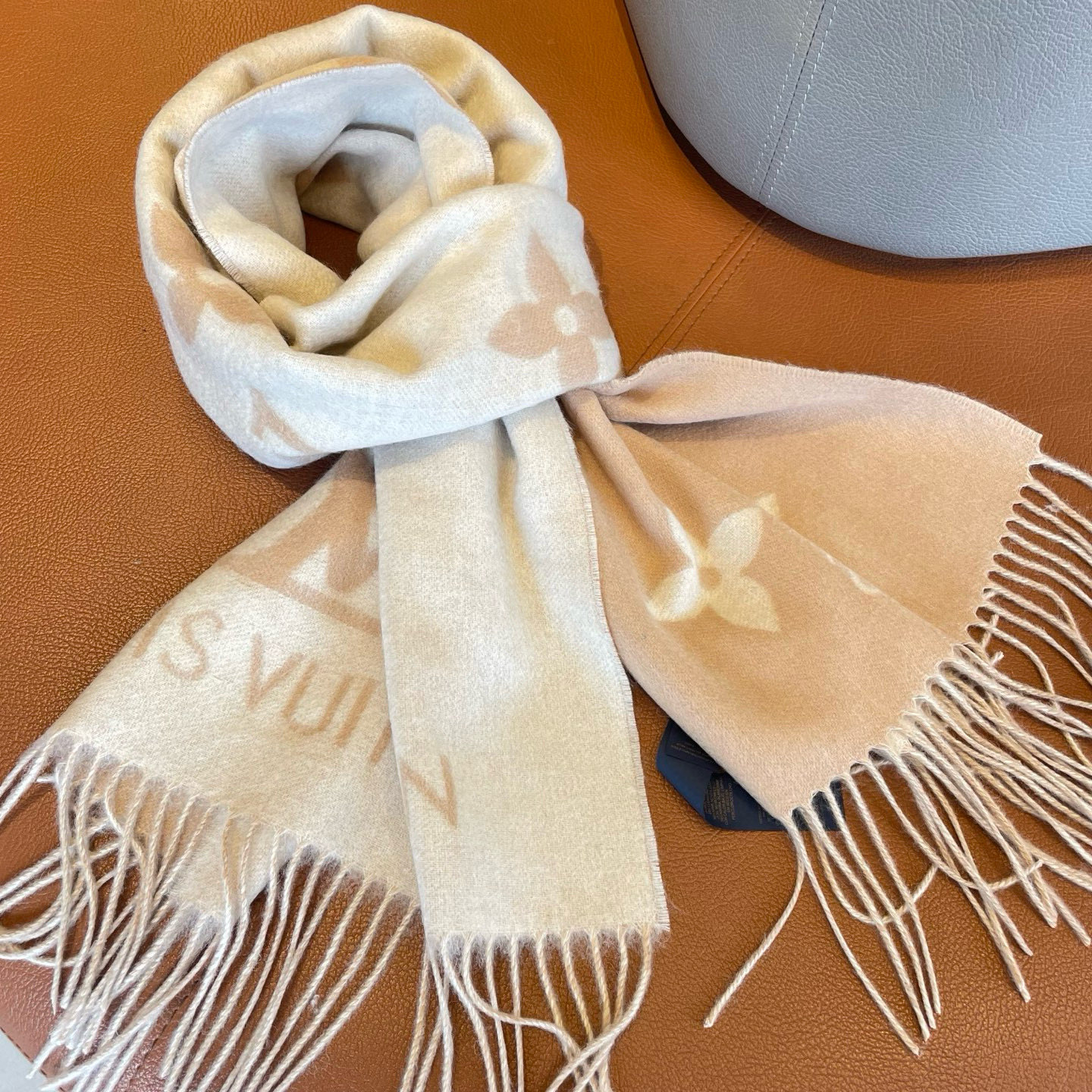 🆕【高端芯片版本 · M78123】Louis Vitton · 霍思燕同款披肩围巾两用【带芯片+二维码