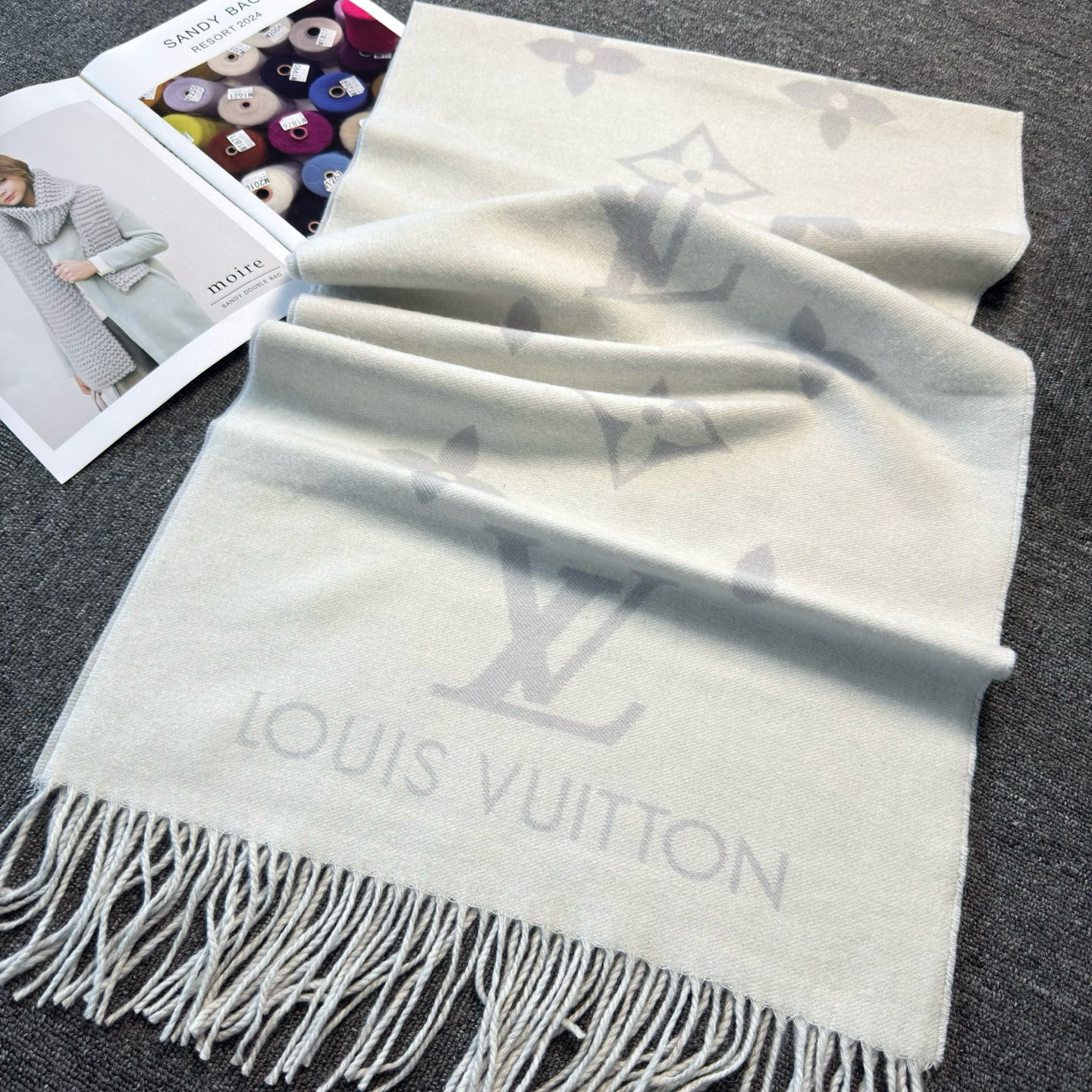 🆕【高端芯片版本 · M90838】Louis Vitton · 霍思燕同款披肩围巾两用【带芯片+二维码