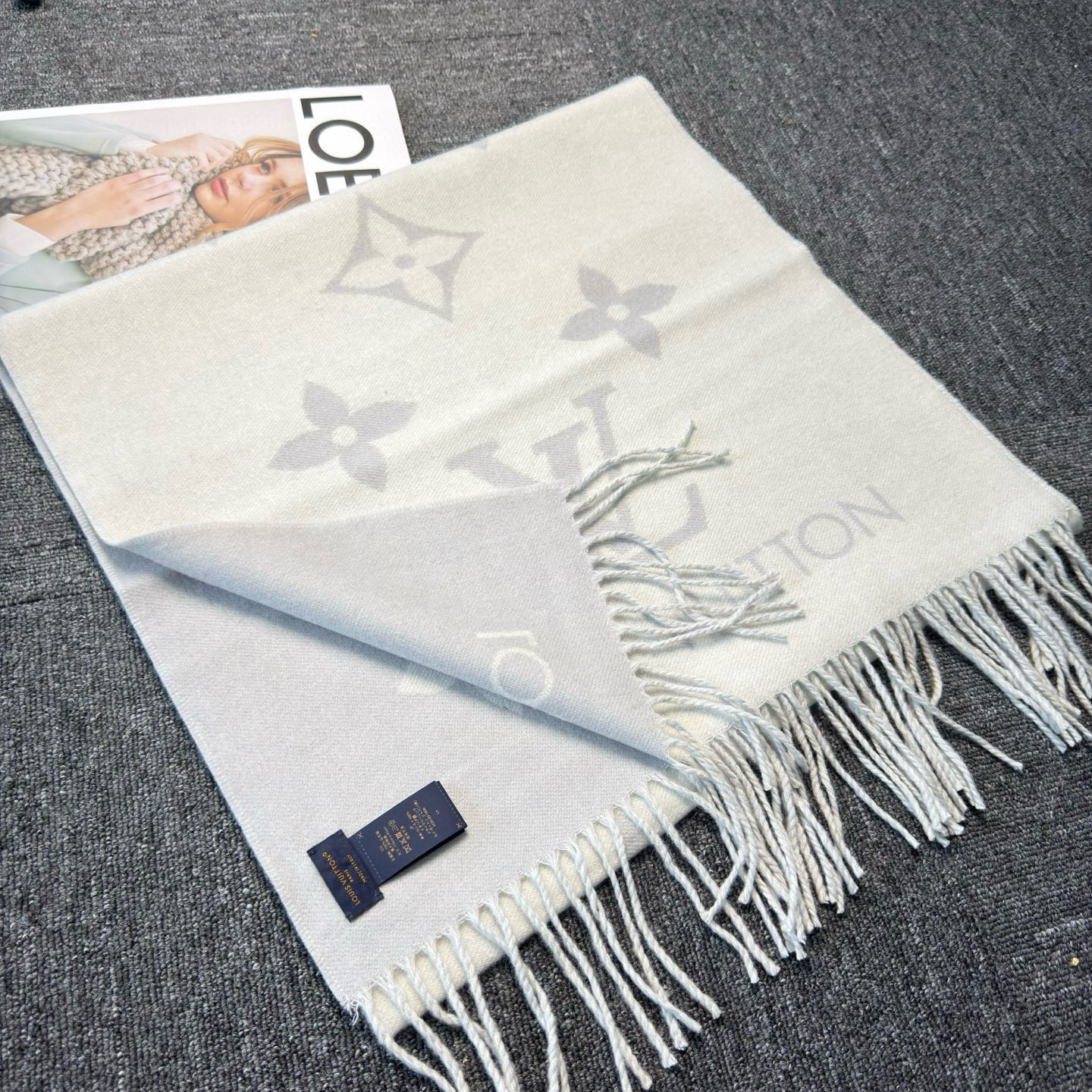 🆕【高端芯片版本 · M90838】Louis Vitton · 霍思燕同款披肩围巾两用【带芯片+二维码