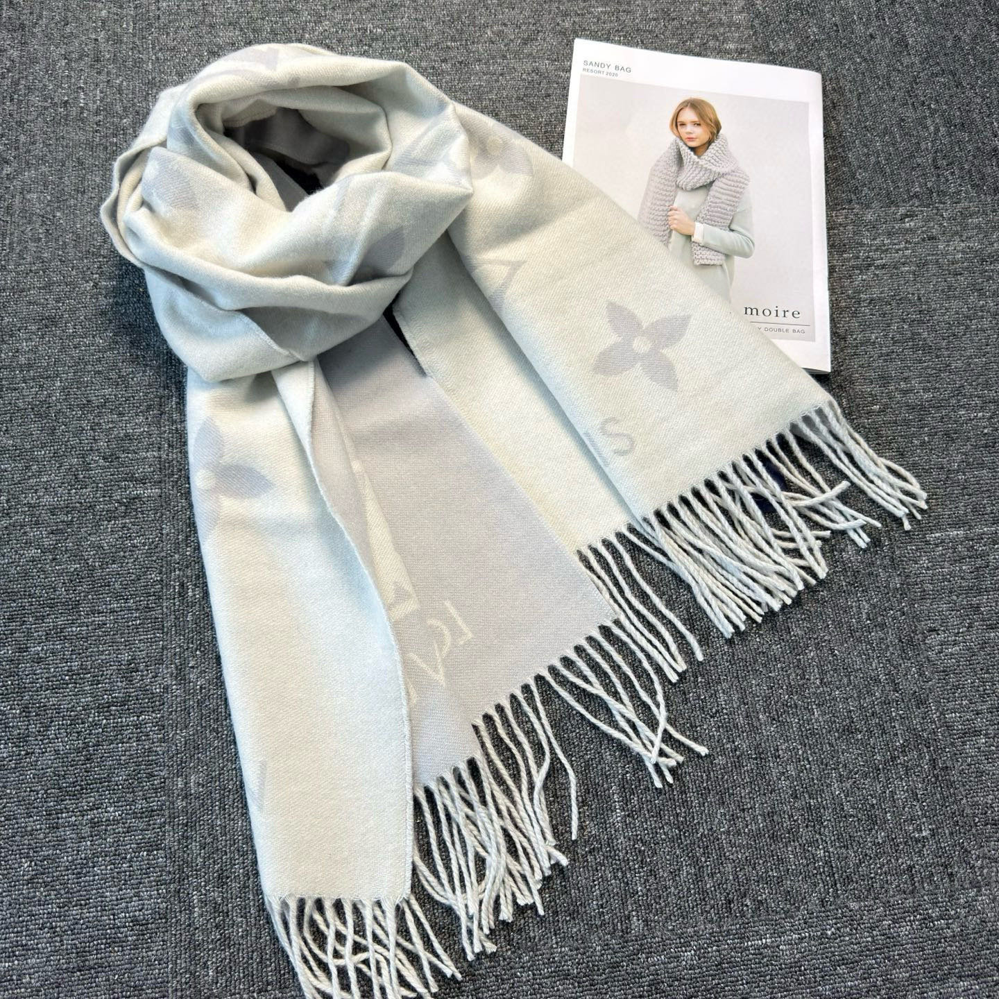 🆕【高端芯片版本 · M90838】Louis Vitton · 霍思燕同款披肩围巾两用【带芯片+二维码