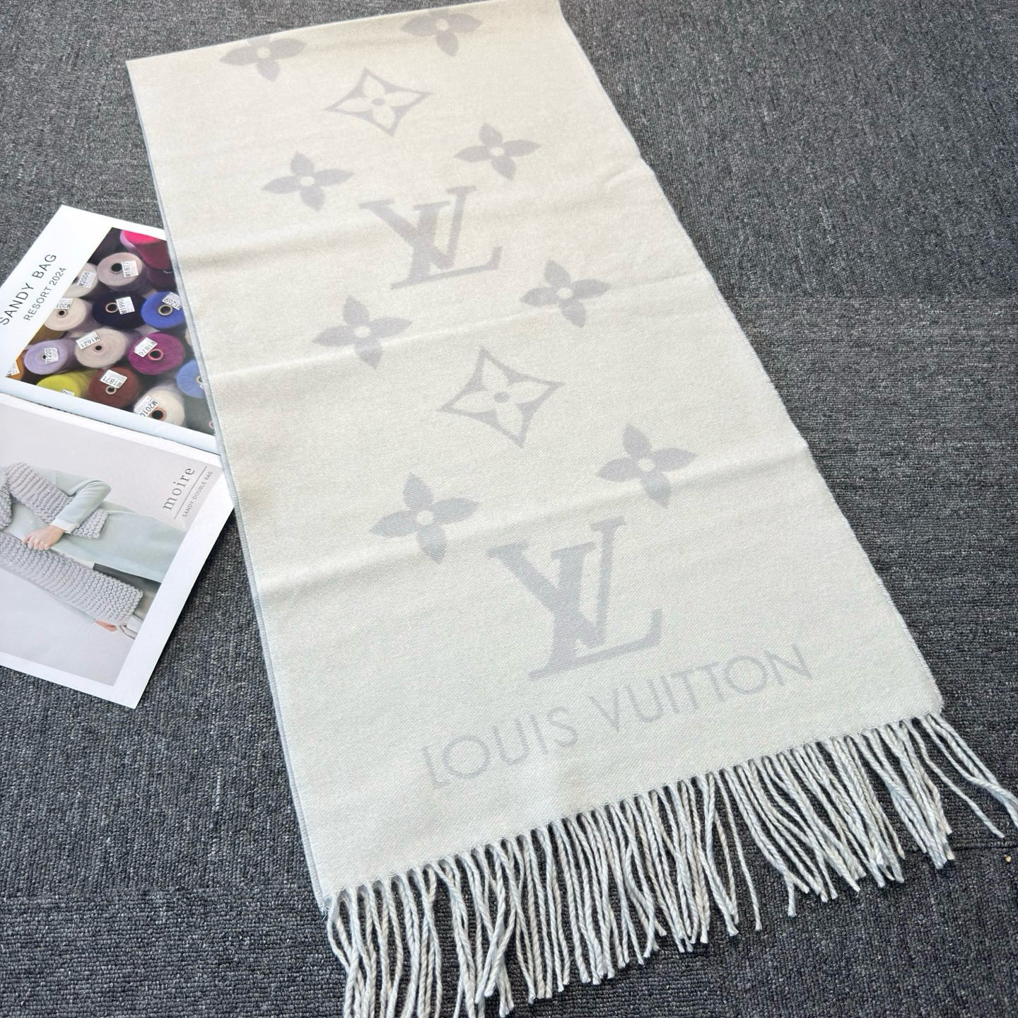 🆕【高端芯片版本 · M90838】Louis Vitton · 霍思燕同款披肩围巾两用【带芯片+二维码