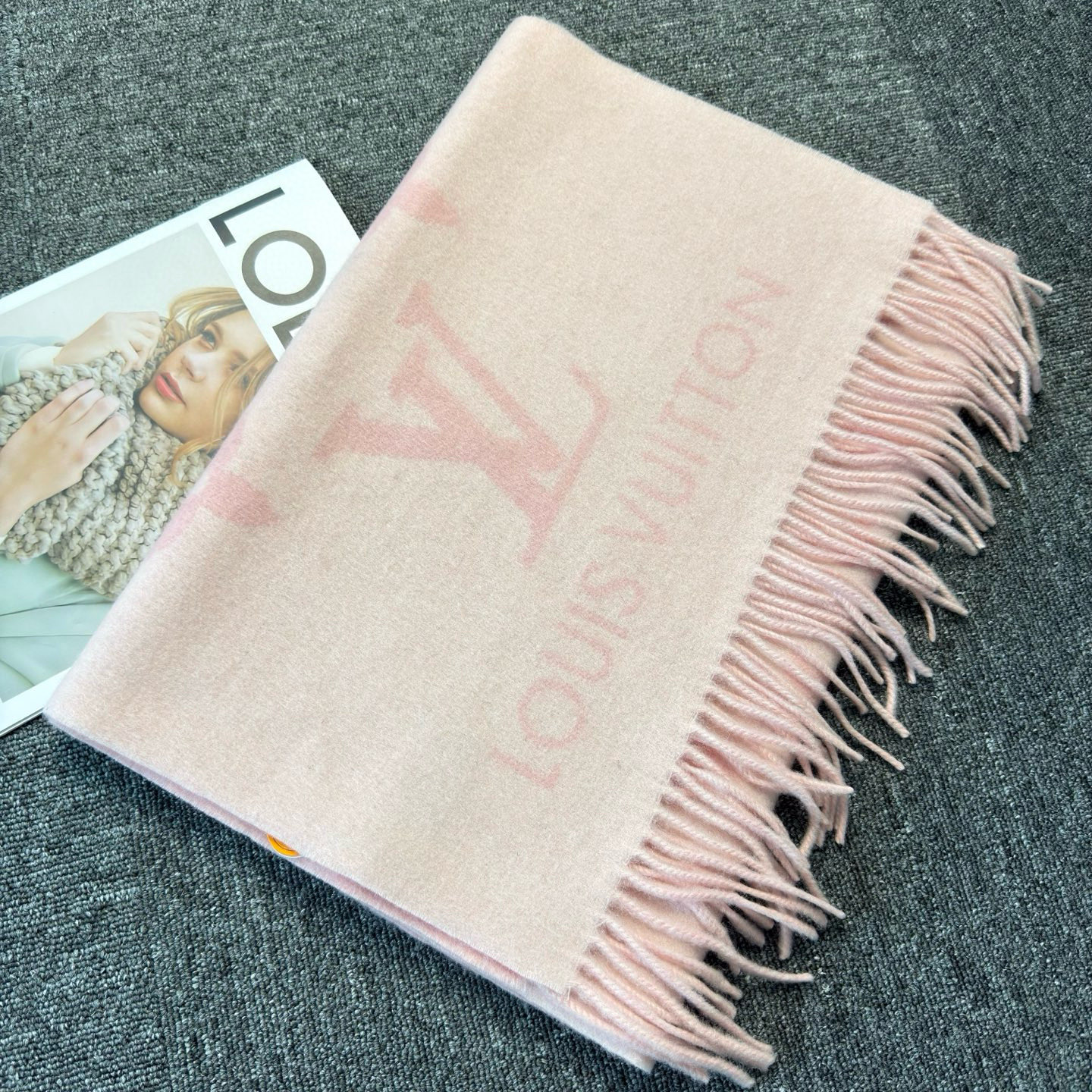 🆕【高端芯片版本 · M96287】Louis Vitton · 霍思燕同款披肩围巾两用【带芯片+二维码