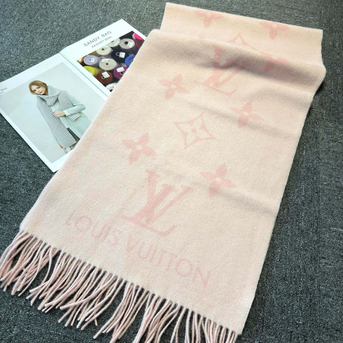 🆕【高端芯片版本 · M96287】Louis Vitton · 霍思燕同款披肩围巾两用【带芯片+二维码