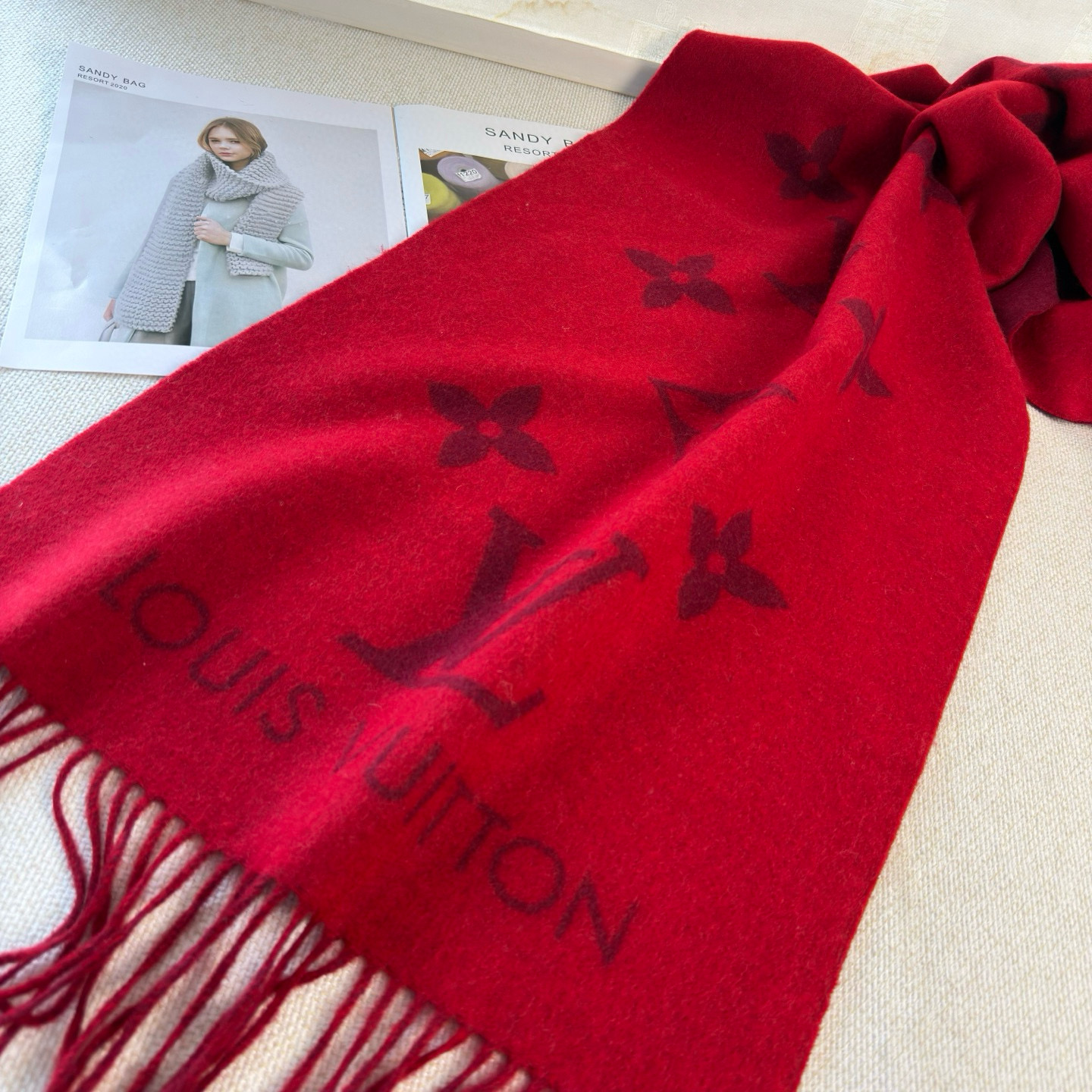 🆕【高端芯片版本 · M90895】Louis Vitton · 霍思燕同款披肩围巾两用【带芯片+二维码