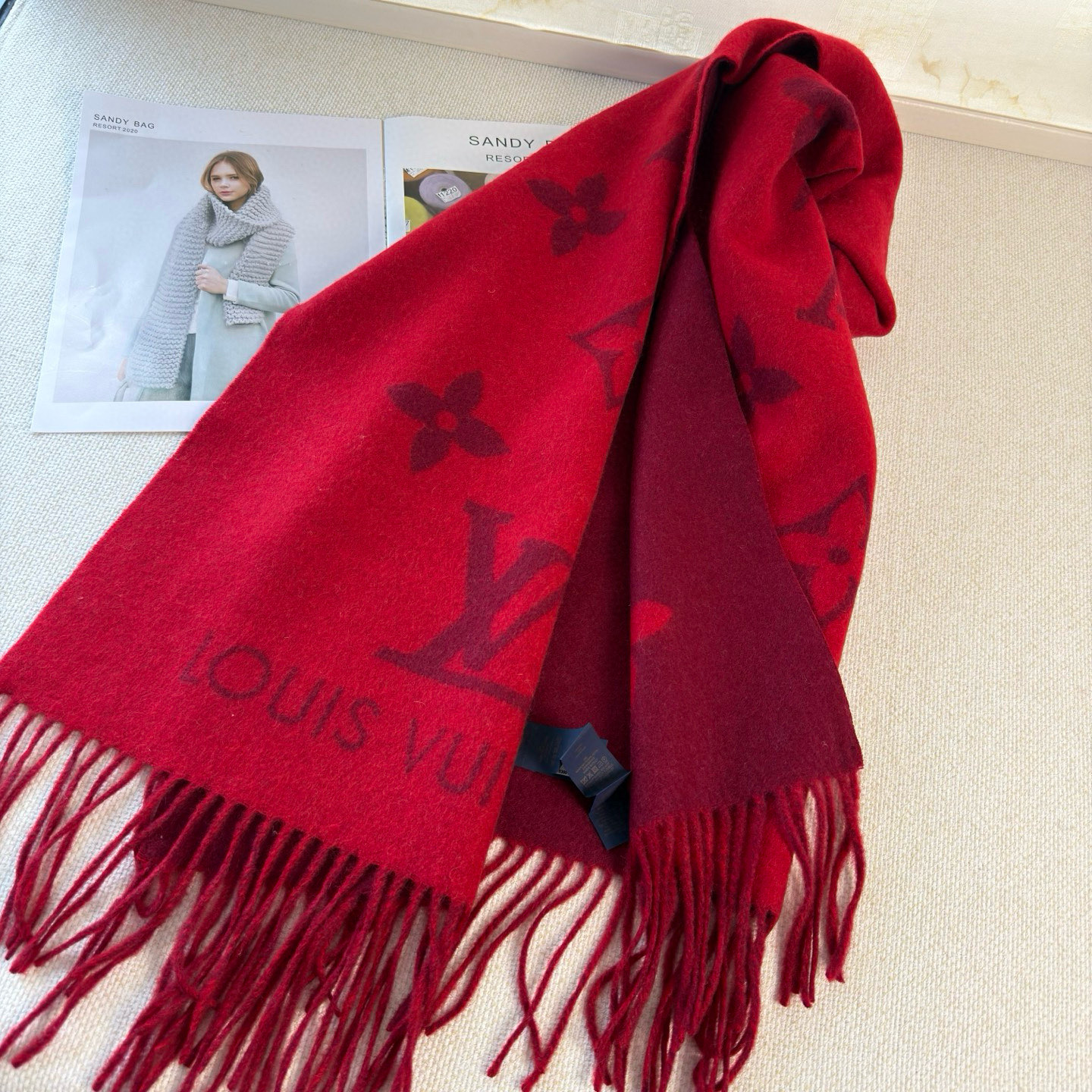 🆕【高端芯片版本 · M90895】Louis Vitton · 霍思燕同款披肩围巾两用【带芯片+二维码