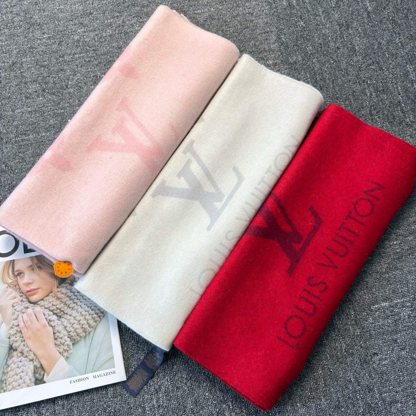 🆕【高端芯片版本 · M90895】Louis Vitton · 霍思燕同款披肩围巾两用【带芯片+二维码
