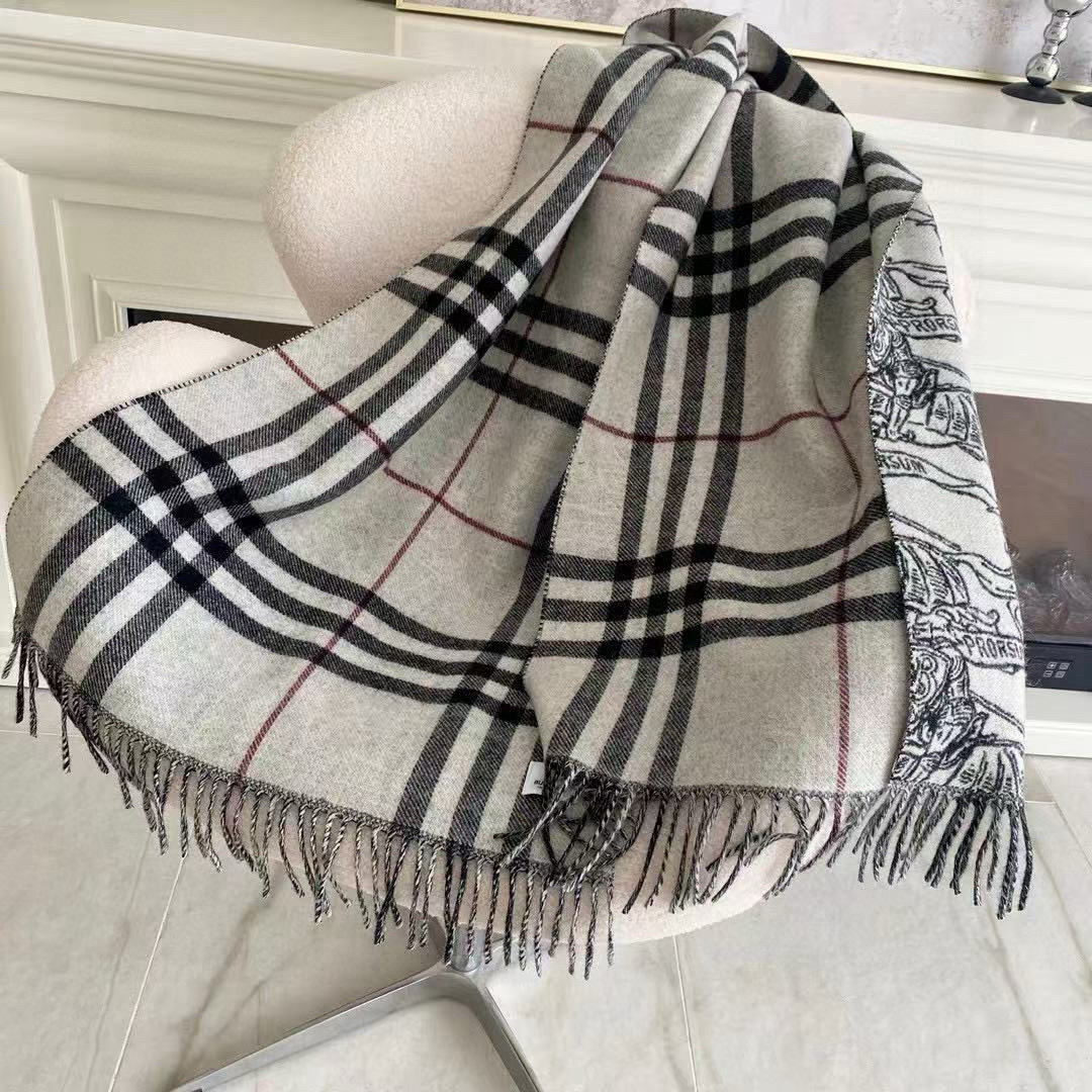 🆕高端芯片版⚠️Bur马术骑士双面披肩，各种好看，被誉为Burberry今年最美的款，最经典的提花马术战