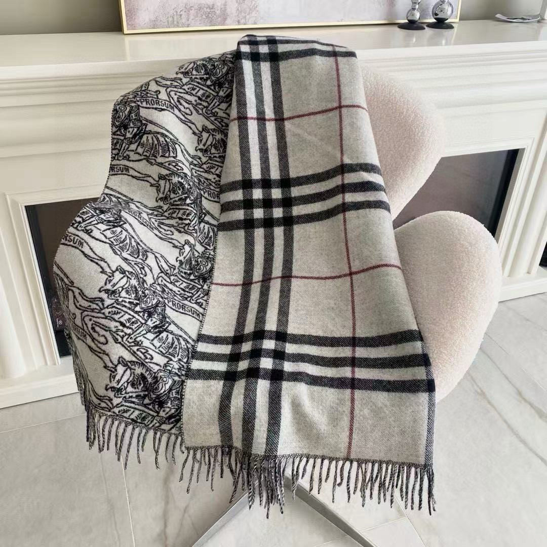 🆕高端芯片版⚠️Bur马术骑士双面披肩，各种好看，被誉为Burberry今年最美的款，最经典的提花马术战