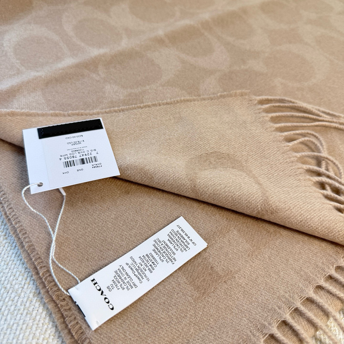 🆕【COCAH · 蔻驰经典标志大尺寸围巾】专柜都在抢货的节奏❗️【高端原版尾单全套辅料齐全】Coach