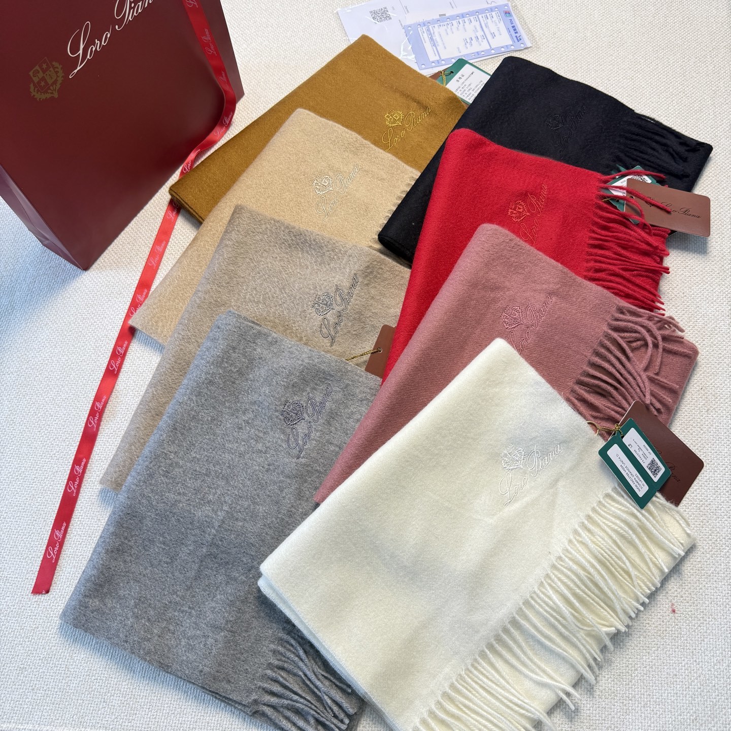 🆕Loro Piana · 诺悠翩雅秋冬新品❗️超级夯货 重磅来袭❗️【极品山羊绒小围巾】送人自留都太高