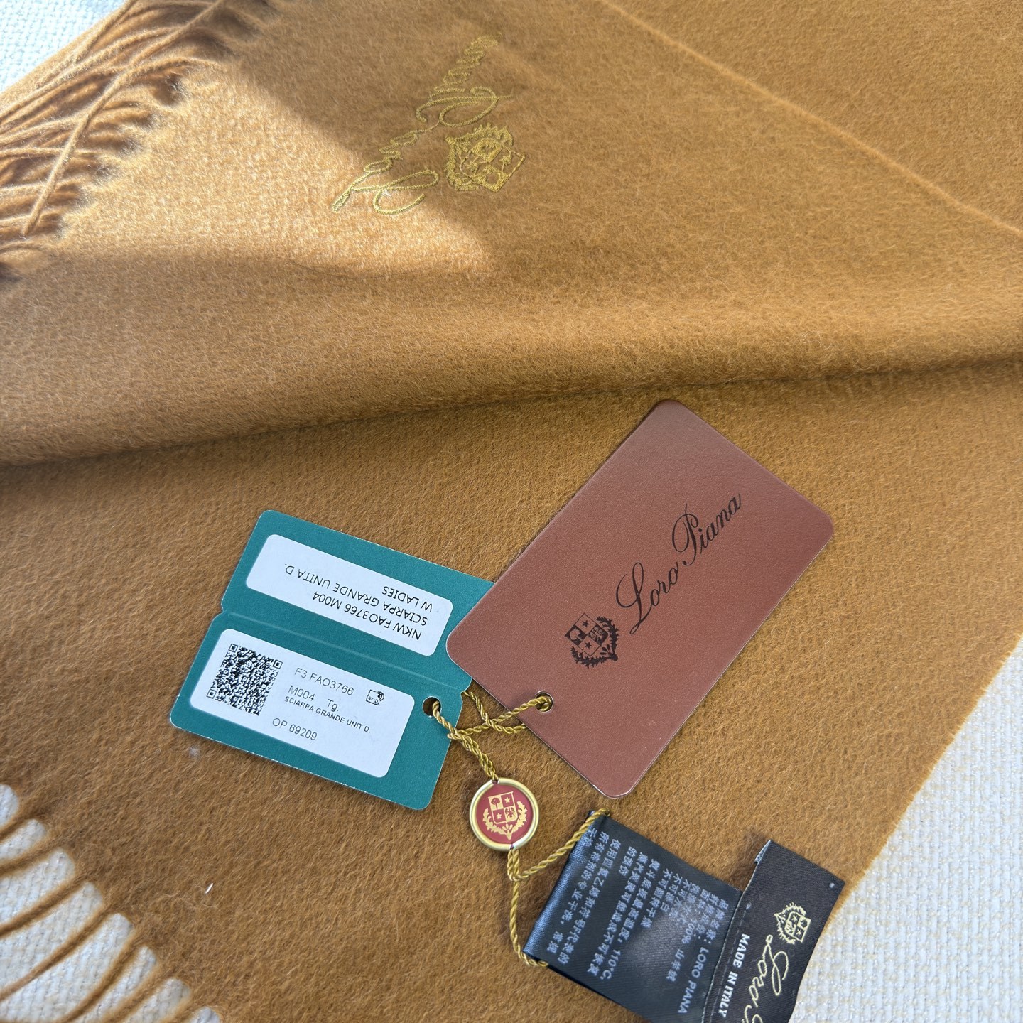 🆕Loro Piana · 诺悠翩雅秋冬新品❗️超级夯货 重磅来袭❗️【极品山羊绒小围巾】送人自留都太高