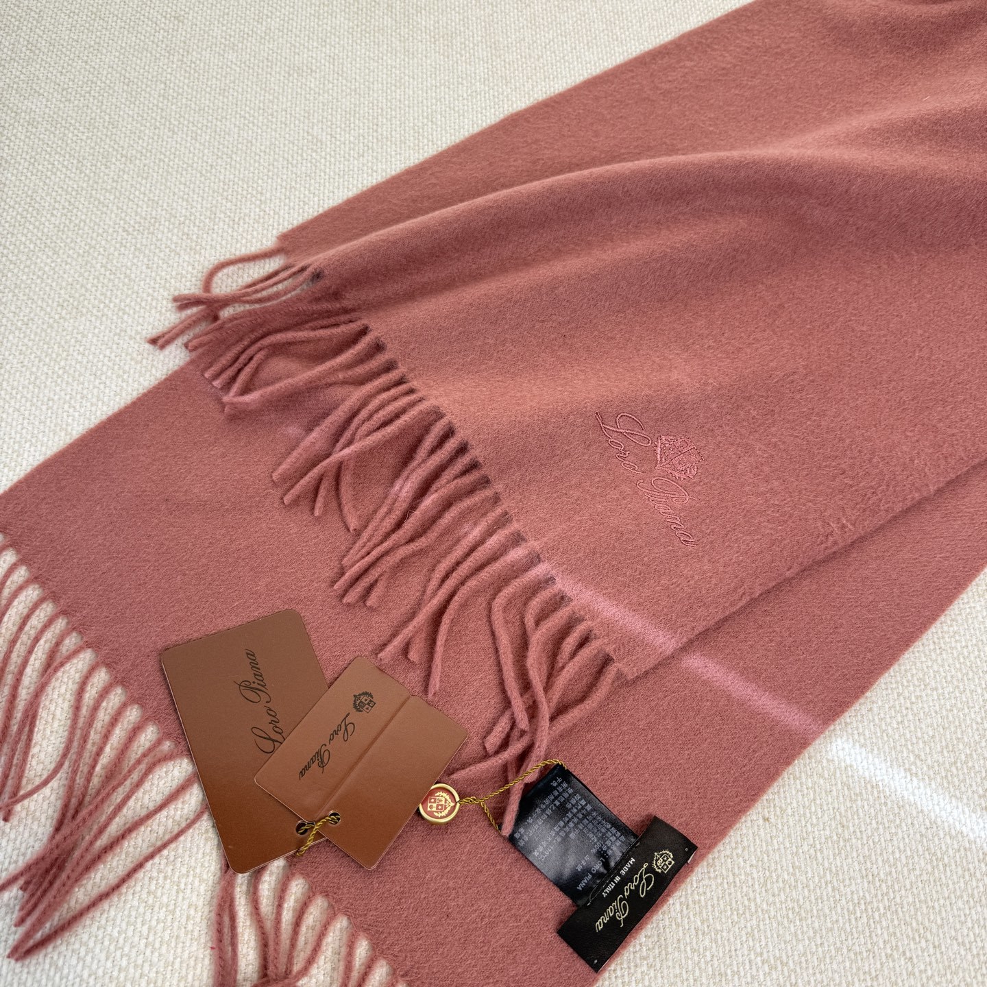 🆕Loro Piana · 诺悠翩雅秋冬新品❗️超级夯货 重磅来袭❗️【极品山羊绒小围巾】送人自留都太高