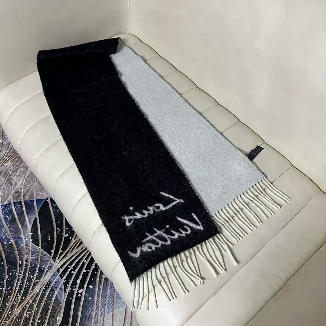 🆕大驴家24年最美的围巾没有之一，独家首发，Fluffygram 围巾取材羊驼毛和绵羊毛混纺，以拉绒处理