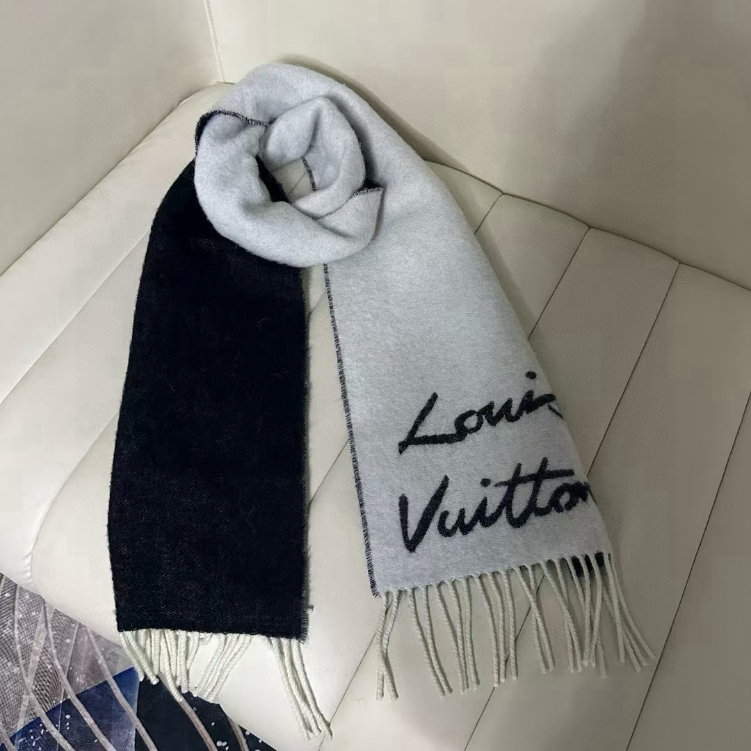 🆕大驴家24年最美的围巾没有之一，独家首发，Fluffygram 围巾取材羊驼毛和绵羊毛混纺，以拉绒处理