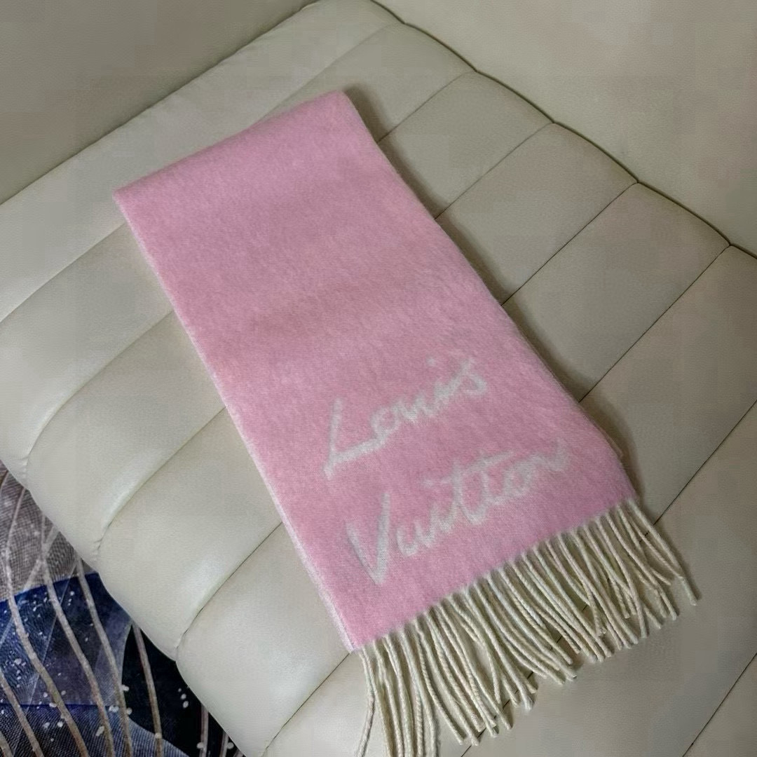 🆕大驴家24年最美的围巾没有之一，独家首发，Fluffygram 围巾取材羊驼毛和绵羊毛混纺，以拉绒处理