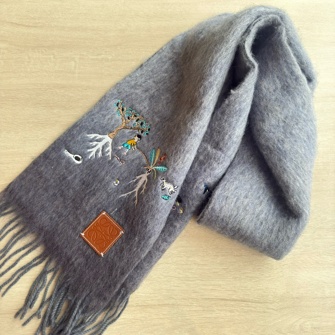 🆕Loewe · 罗意威和日本陶瓷艺术家SunaFujita联名绝美冰川蓝配上小企鹅和潜水员像在海洋里畅