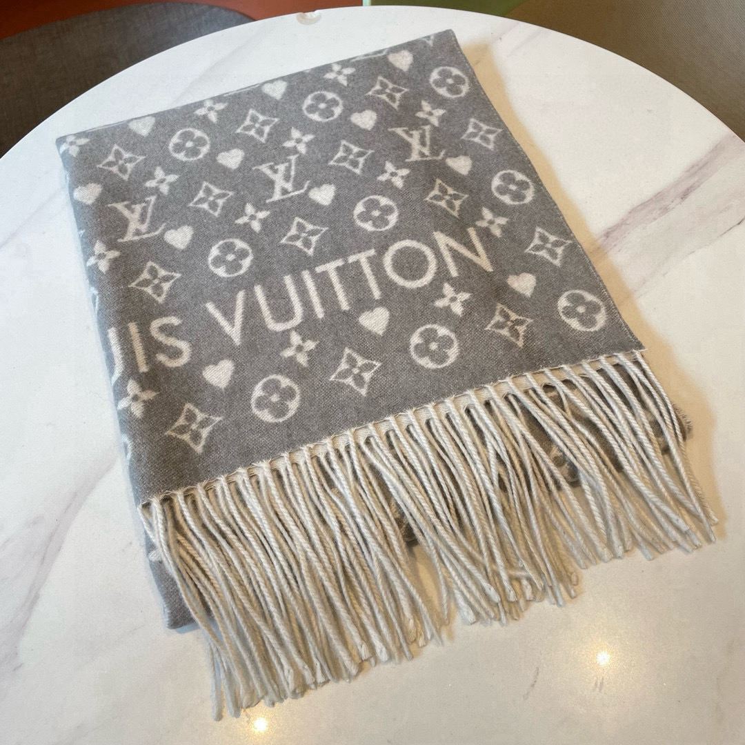 🆕大驴家经典小Logo满桃心款限定系列羊绒围巾◎满满的小桃心超级无敌小可爱，❤️既俏皮又温柔，经典黑灰和