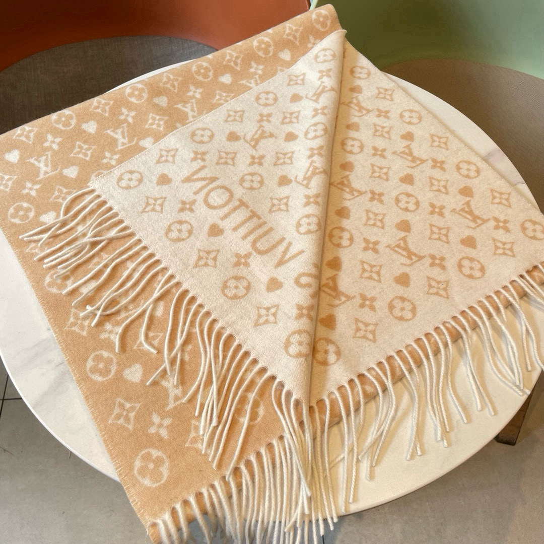 🆕大驴家经典小Logo满桃心款限定系列羊绒围巾◎满满的小桃心超级无敌小可爱，❤️既俏皮又温柔，经典黑灰和