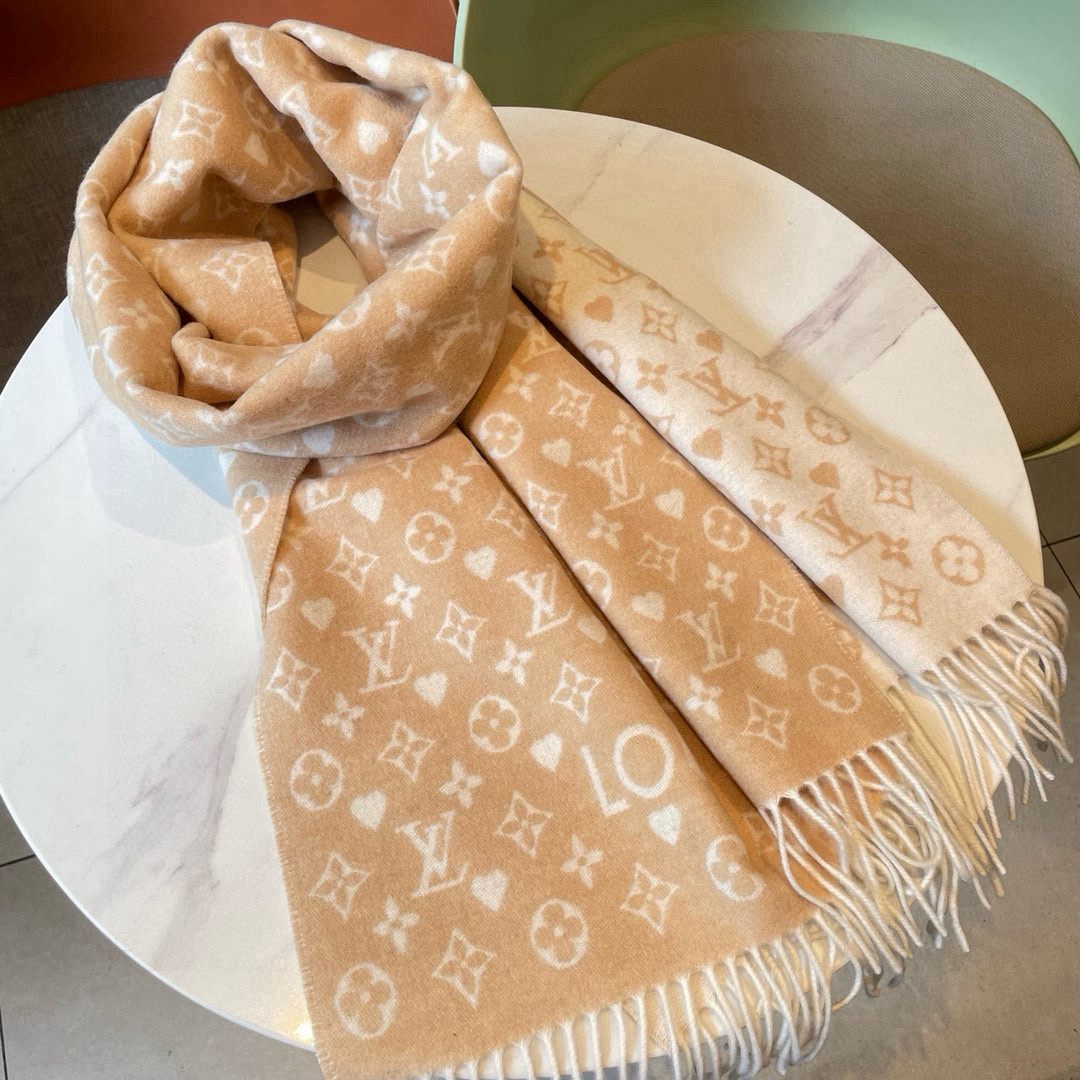 🆕大驴家经典小Logo满桃心款限定系列羊绒围巾◎满满的小桃心超级无敌小可爱，❤️既俏皮又温柔，经典黑灰和