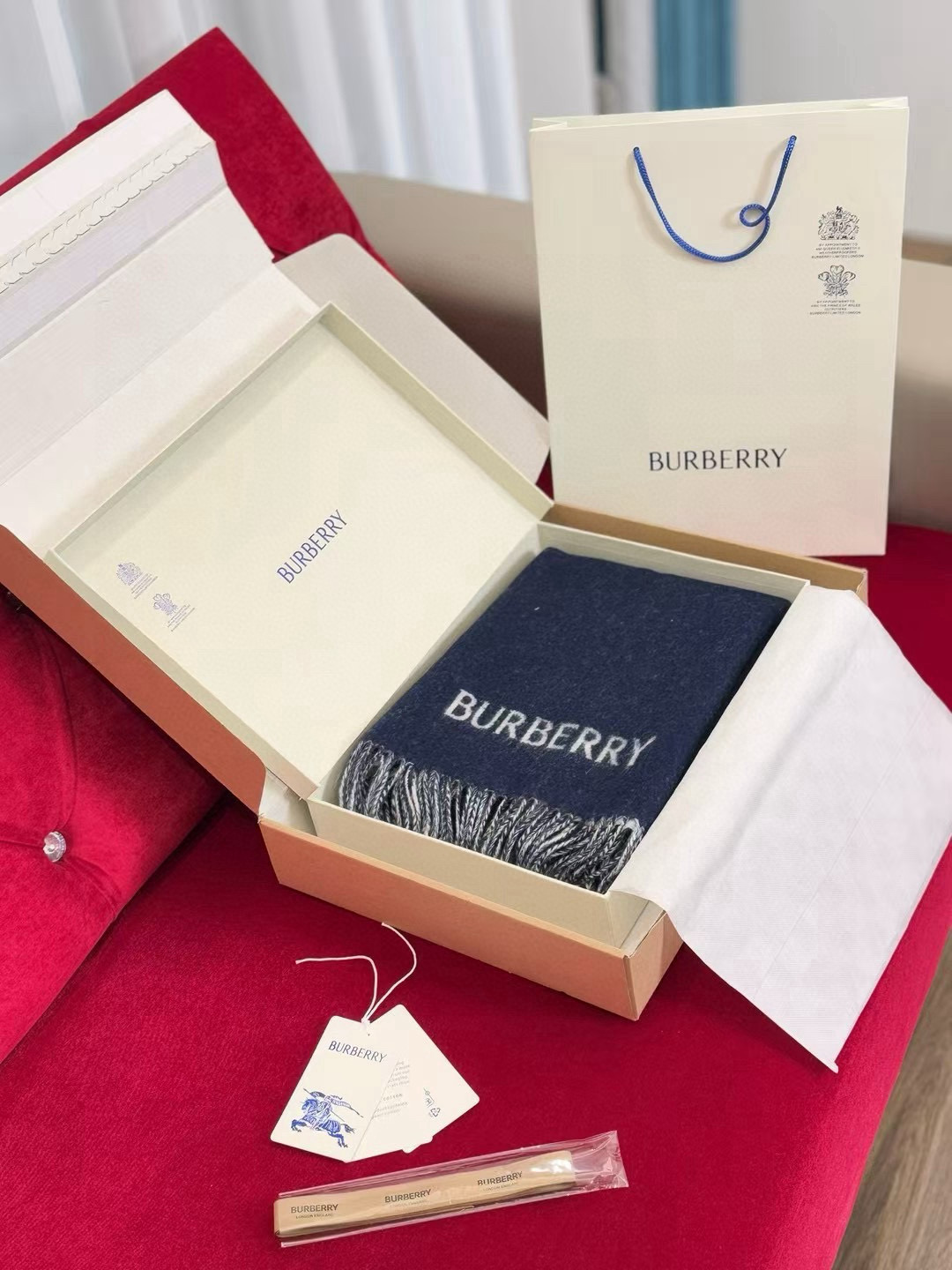 🆕Bur · 【双面马术骑士徽标】双面两用马术骑士徽标羊绒围巾，装饰提花精纺的马术骑士徽标（EKD）和 