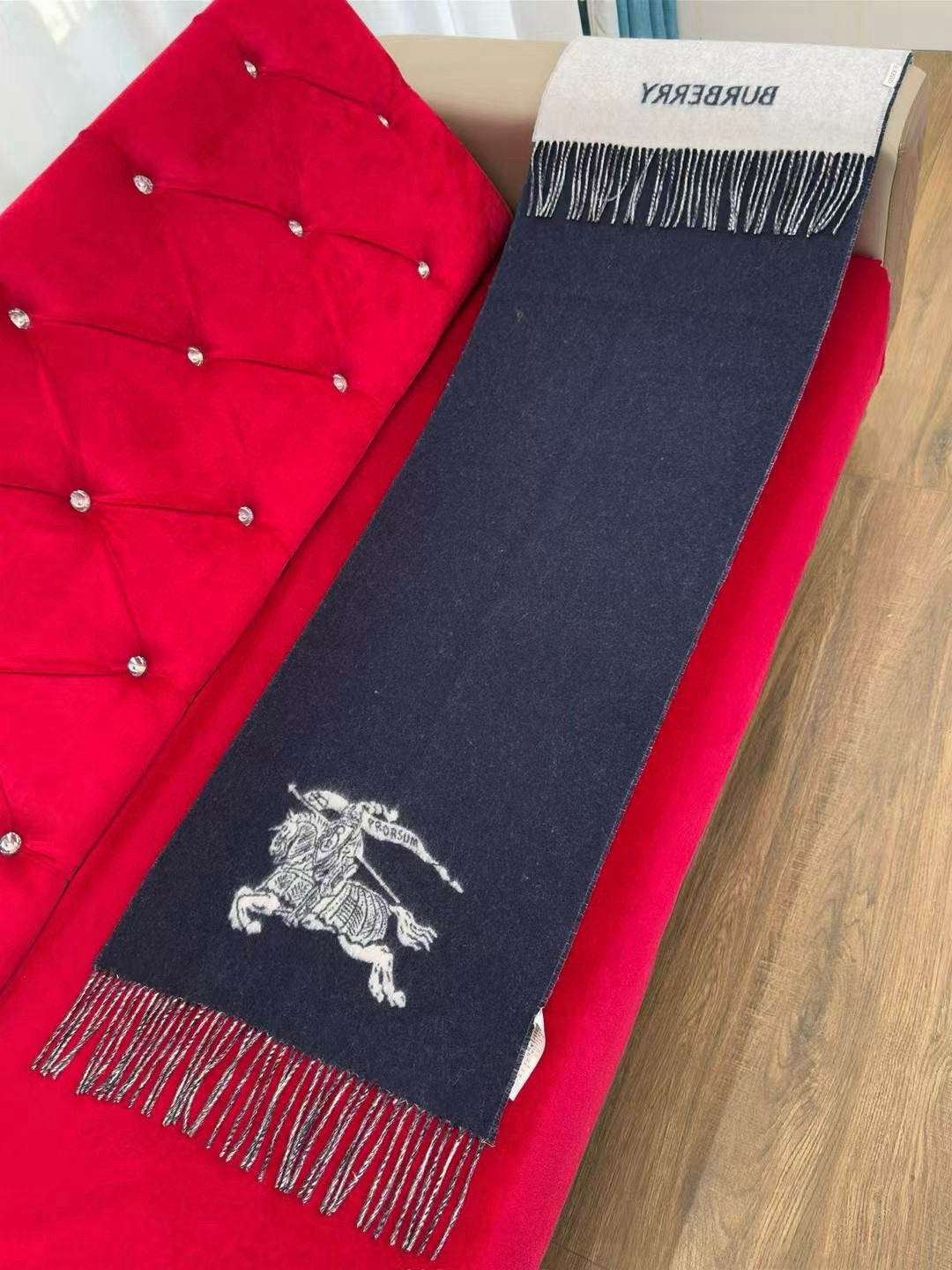 🆕Bur · 【双面马术骑士徽标】双面两用马术骑士徽标羊绒围巾，装饰提花精纺的马术骑士徽标（EKD）和 