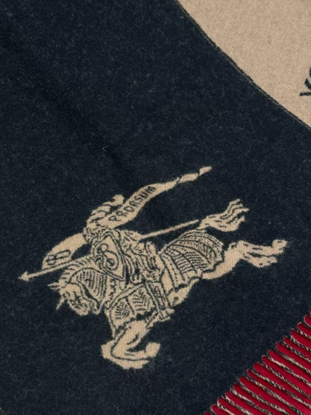 🆕Bur · 【双面马术骑士徽标】双面两用马术骑士徽标羊绒围巾，装饰提花精纺的马术骑士徽标（EKD）和 