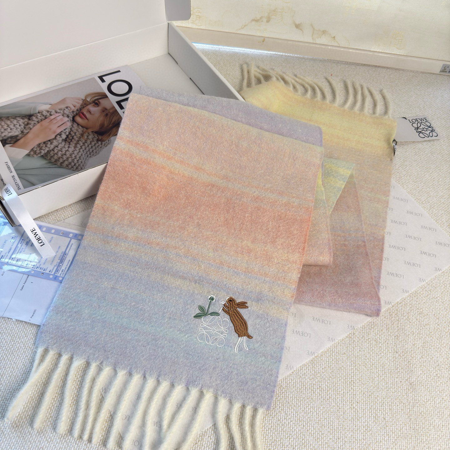 🆕 【▪Loewe · 罗意威难得一见的温柔配色，低调又不失优雅❗】重点推荐❗ 超级高级的彩虹配色🌈，每