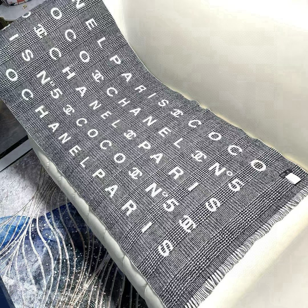 🆕24cocoChanel系列，张予曦同款围巾，被誉为24年香奶奶最好看的一款，最值得入手的一条，一面千