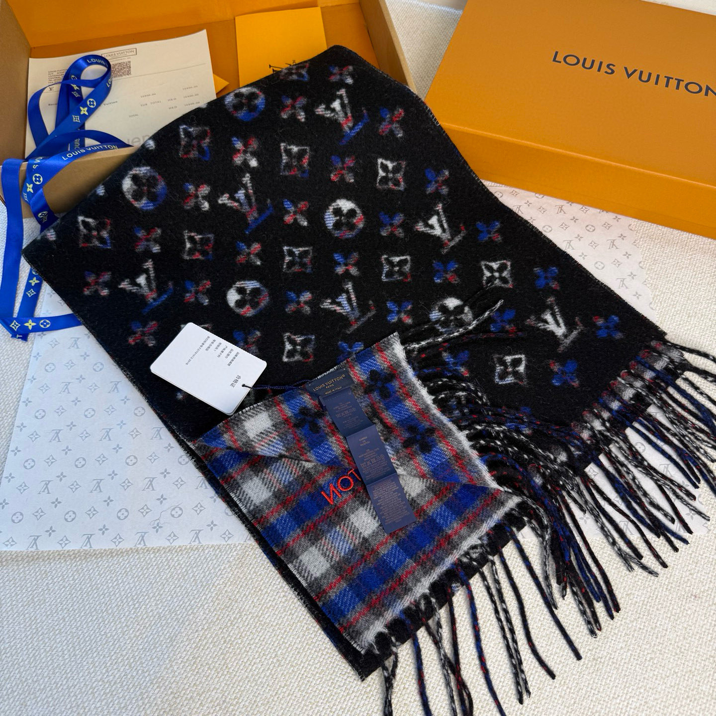 🆕【Louis Vuitton ·双面渐变格子花纹围巾】渐变提花经典设计完美，若隐若现的lv标志，siz