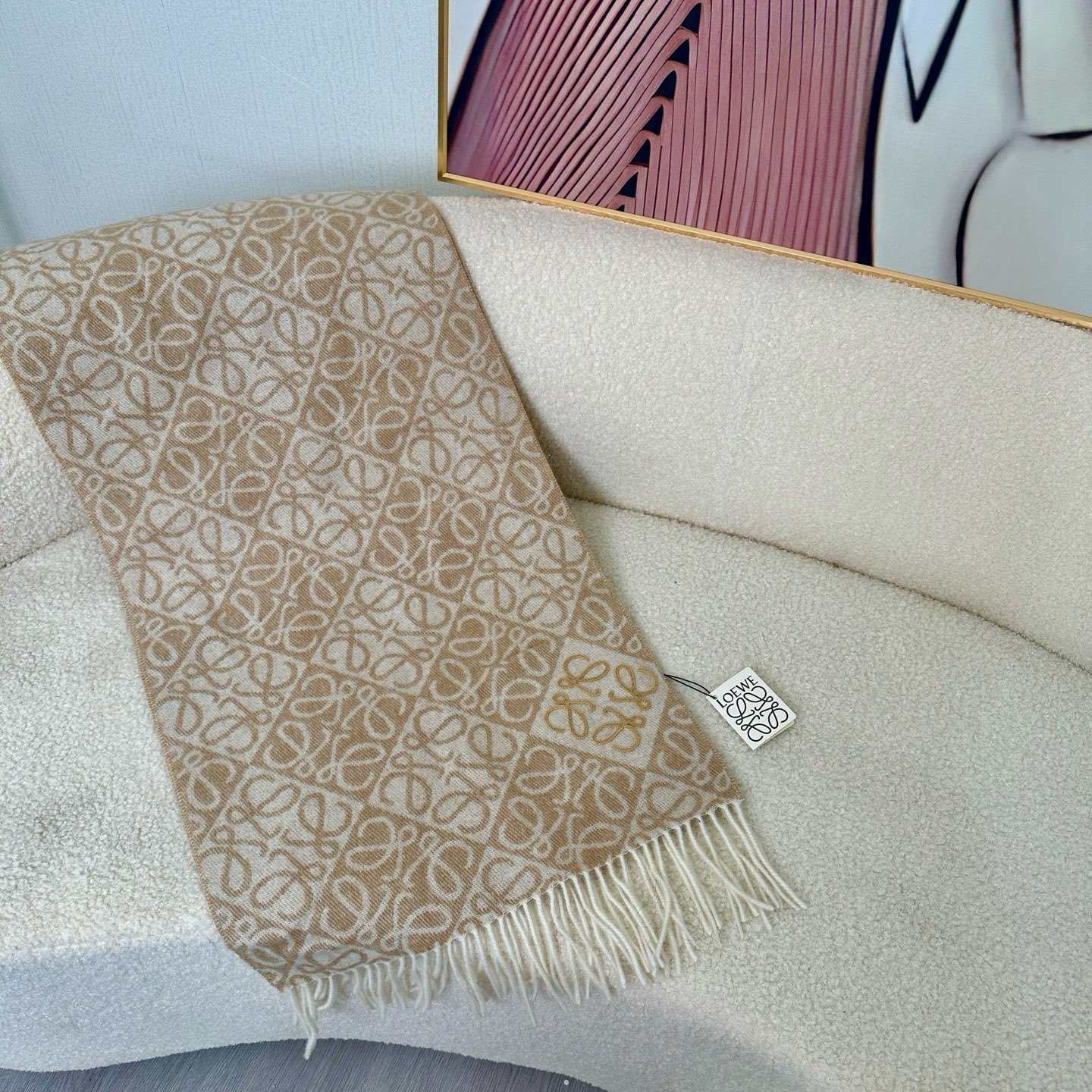 🆕高版植绒版本 · LOEWE罗意威新款最火围巾，双面羊毛和羊绒围巾，角落饰有 Anagram 簇绒刺绣