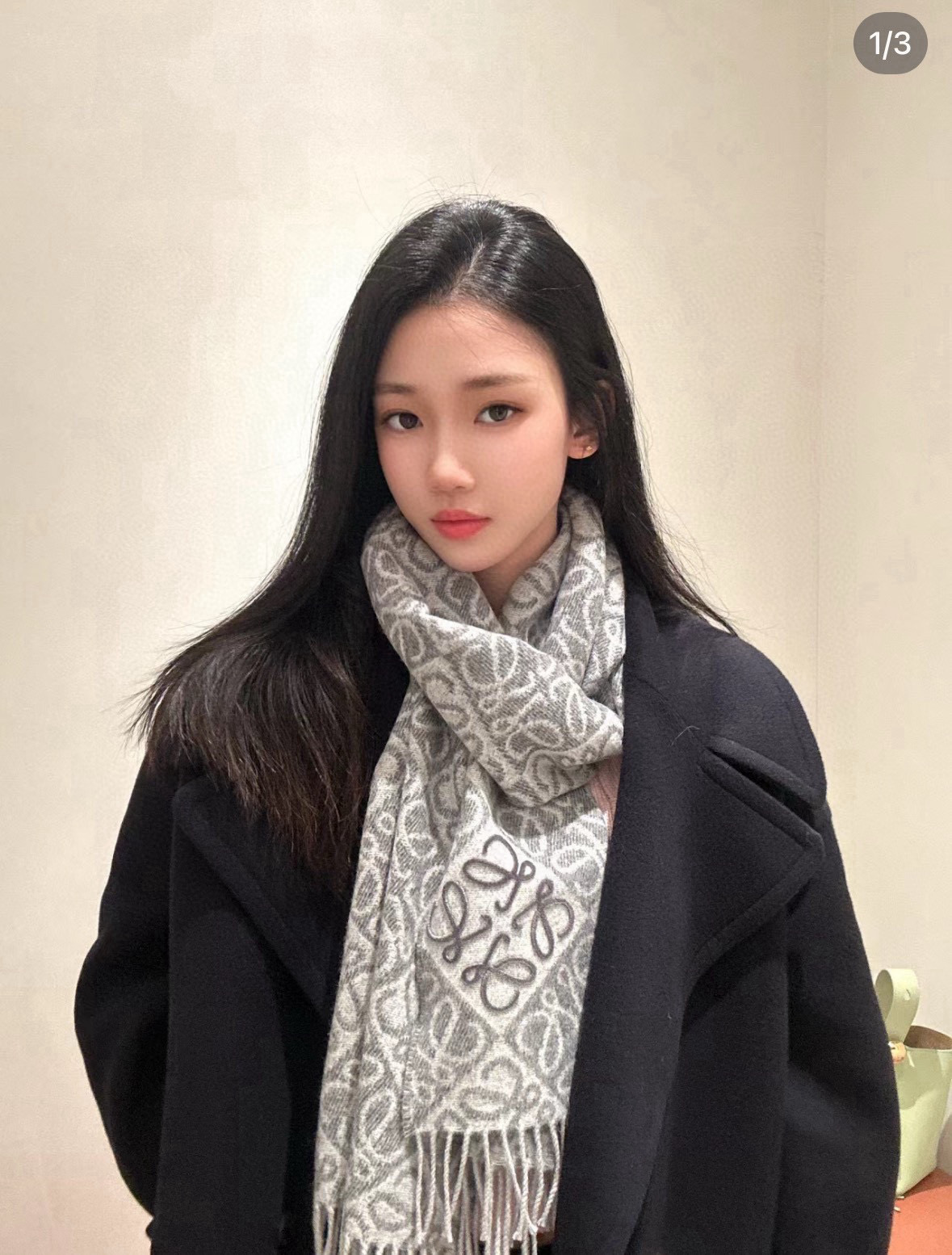 🆕高版植绒版本 · LOEWE罗意威新款最火围巾，双面羊毛和羊绒围巾，角落饰有 Anagram 簇绒刺绣