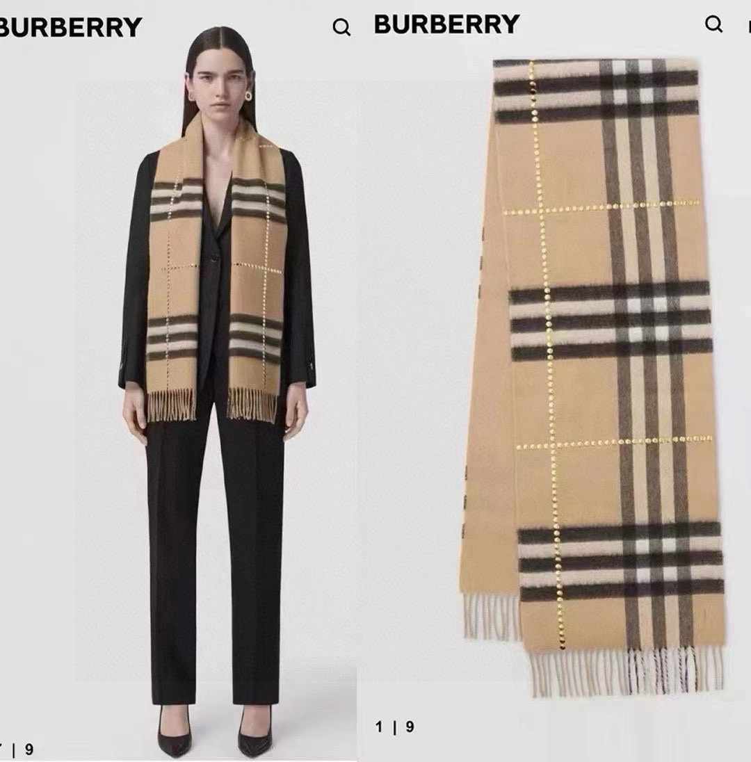 NO:574315,【Heavy stuff!  The NO.1 pyramid item in winter!  】Stomping my feet, I love it!  !  High-end with a bit of funky fun!  !  An old friend will receive it!  !  !  !  I am so proud to be able to bring this to everyone in a timely manner. It is undoubtedly the most popular autumn and winter series~ The number one style that gives us confidence in winter is none other than the heavyweight and rare high-end scarf!  !  If you only have the budget for one high-end, non-colliding scarf this year and only want one, then this one must be highly recommended!  !  It is truly a model of effortless fashion and a model of big-name fashion!  !  Wearing a high-end wool scarf like this in winter will really bring you a sense of happiness and satisfaction!  !  !  !  The front is made of cashmere texture, and metal sequins are used instead of the traditional red inserts. This combination is really pure high-end and fashionable, and it instantly has an interesting soul!  !  The size of 30*180 is very easy to control!  !  My mother’s price roar is recommended!  !  One color. High version scarf, high version scarf19860909【尖货重磅！冬季NO.1的金字塔单品！】直跺脚地喜欢！！高级又带点时髦的趣味！！老友必收！！！！简直太骄傲,能给大家及时上这款,当之无愧最主打的秋冬系列~ 冬日给我们自信的款排第一位的,非重磅的稀缺的高级围巾莫属！！如果高级不撞款围巾今年只有一款预算,只想收一条,那这款一定要重点推荐！！真的是毫不费力的时髦典范,是大牌时髦典范！！在冬天围上一件这样的高端羊毛围巾,真的很有幸福感满足感！！！！正面采用羊绒质地,用金属亮片代替传统的红色嵌条,这样的结合真心是纯粹的高级和时髦感,瞬间有了有趣的灵魂！！30*180的尺寸,非常好驾驭！！亲妈价格咆哮推荐！！一个色.高版本围巾,高版本围巾,scarf