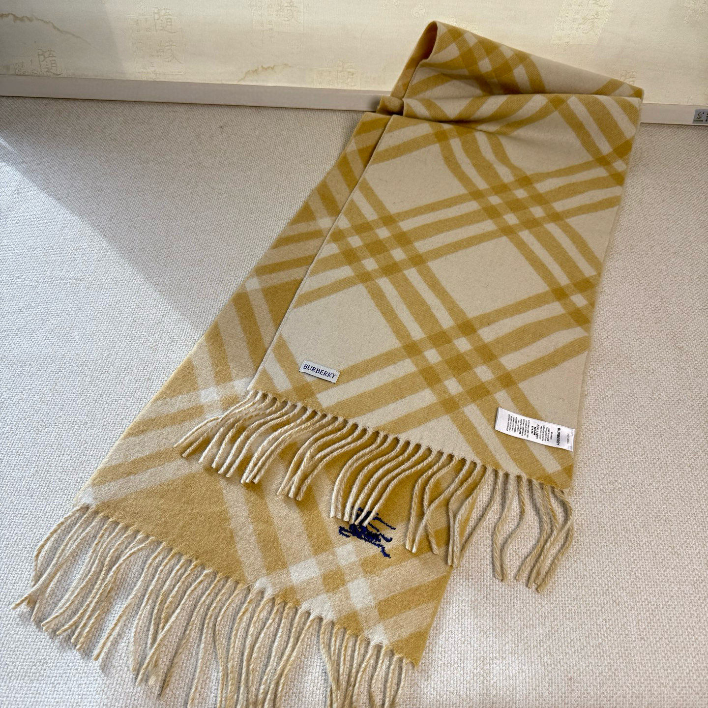 🆕Burberry新款苏格兰格纹羊绒围巾，超级火款的格纹款围巾之后，Bur又一款力作上市，Burberr