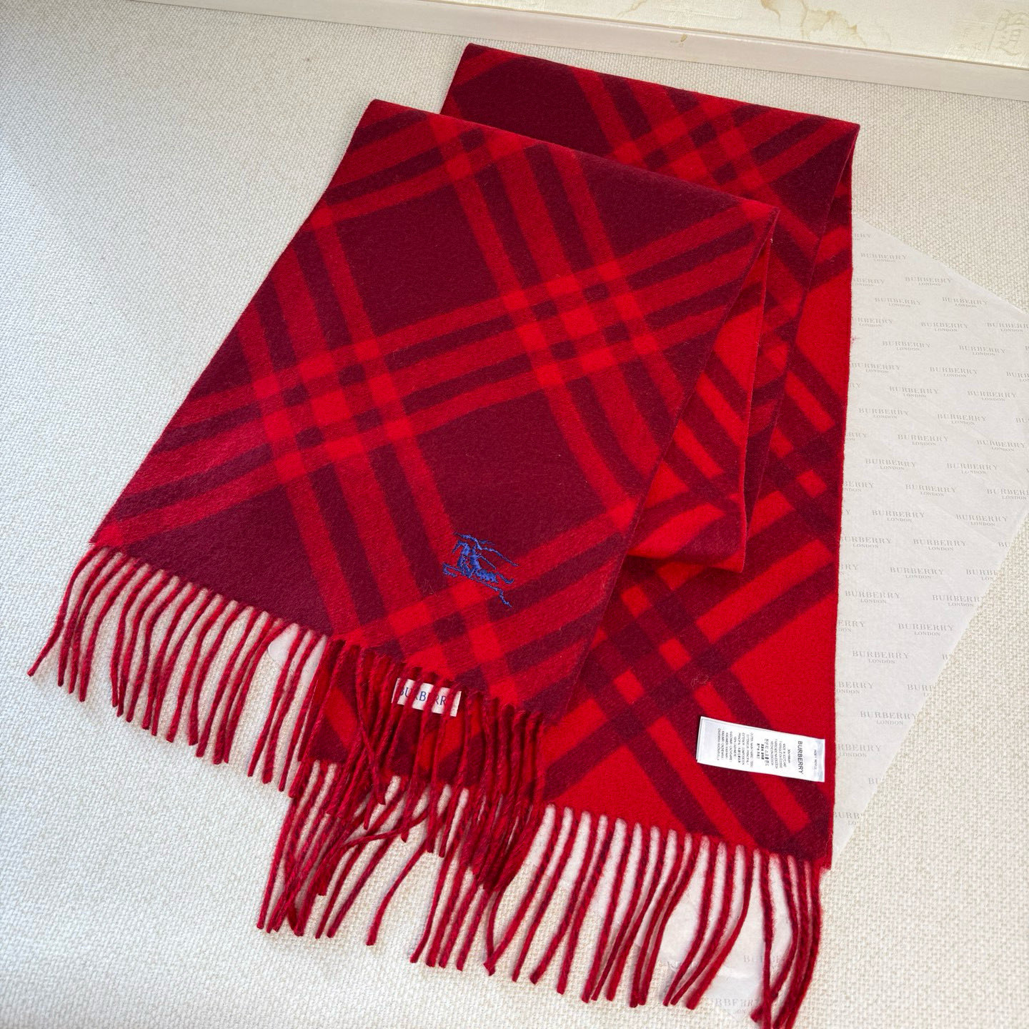🆕Burberry新款苏格兰格纹羊绒围巾，超级火款的格纹款围巾之后，Bur又一款力作上市，Burberr