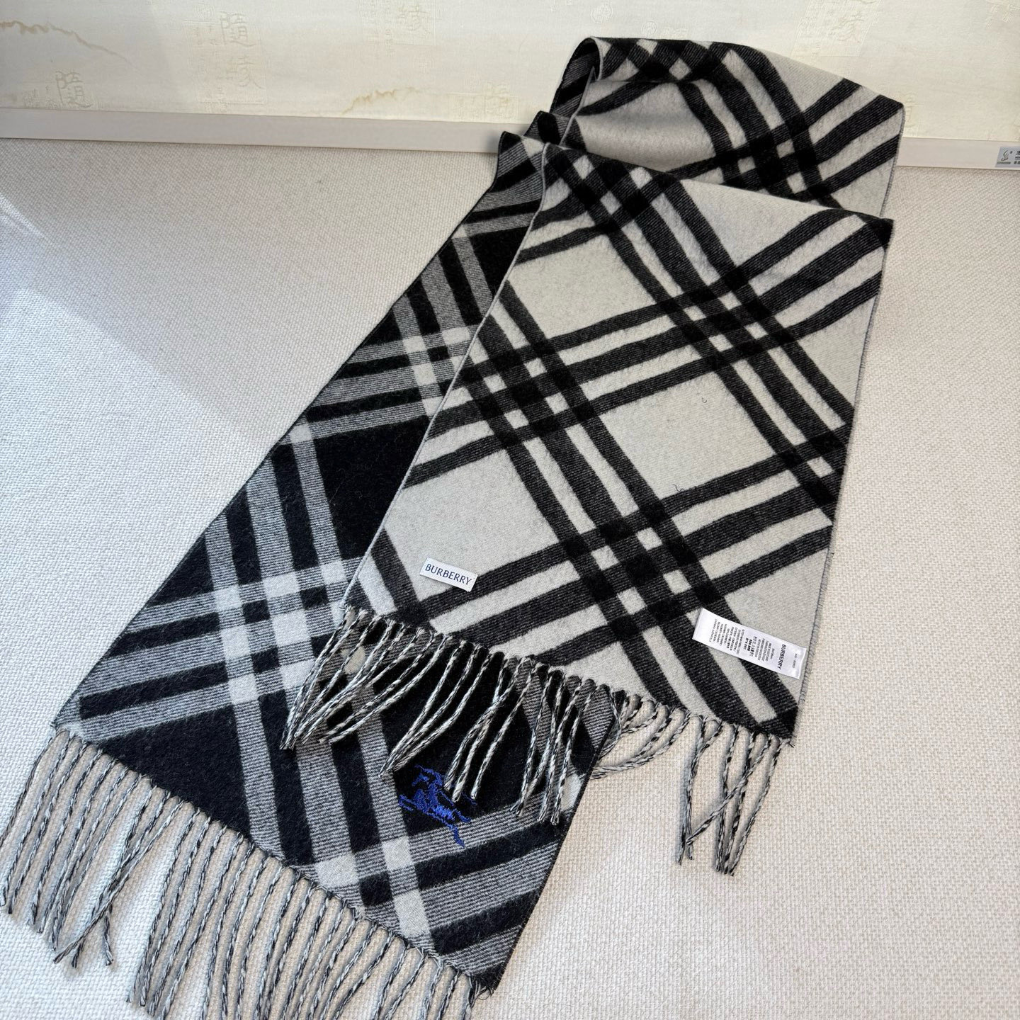 🆕Burberry新款苏格兰格纹羊绒围巾，超级火款的格纹款围巾之后，Bur又一款力作上市，Burberr