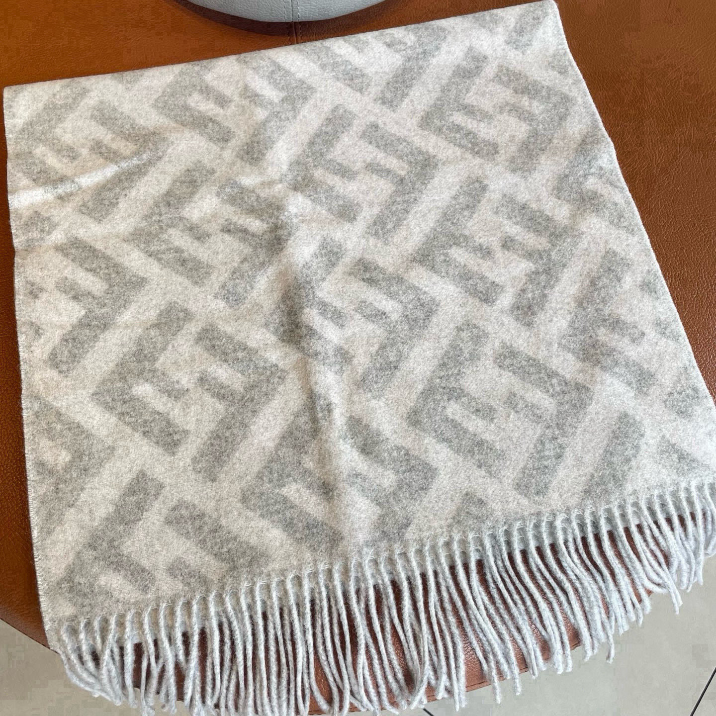 🆕 FENDI · 芬迪❗️最能碰撞出高级感❗️双F绝对是今年时尚圈最炙手可热的潮流风向标❗️最流行的老