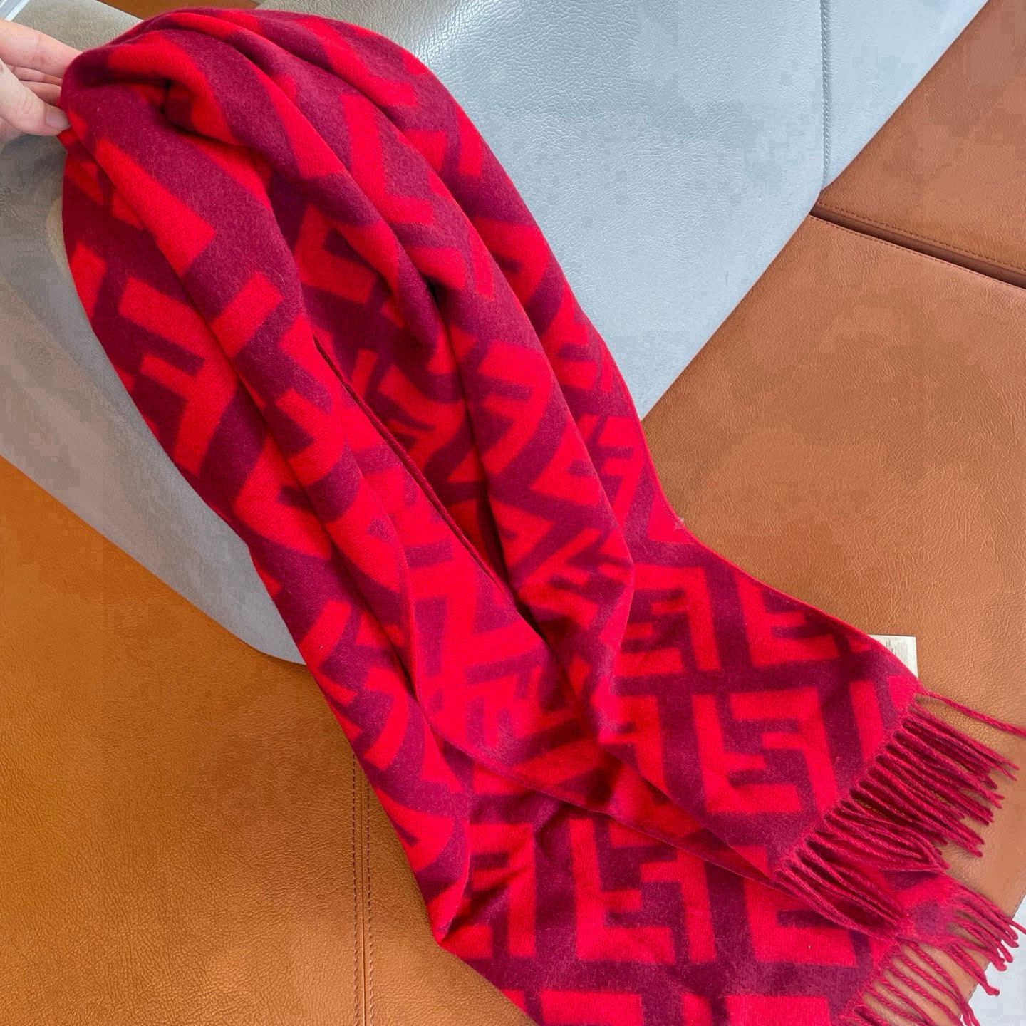 🆕 FENDI · 芬迪❗️最能碰撞出高级感❗️双F绝对是今年时尚圈最炙手可热的潮流风向标❗️最流行的老