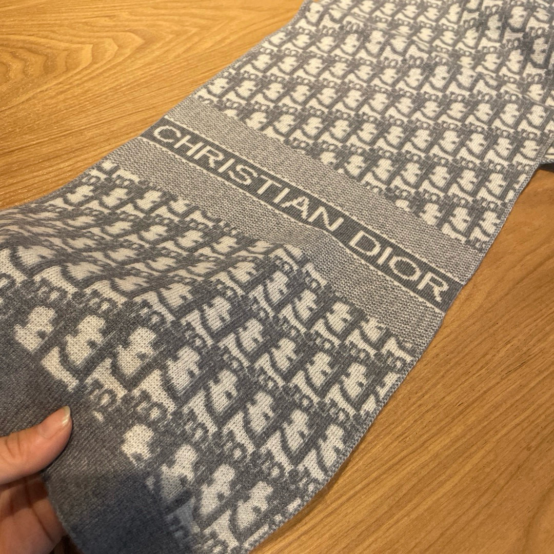 🆕Dior · 大D家经典秋冬款❗️针织双面提花风格，高端设计师配色均考虑上身效果和色彩饱和度，色泽会浓