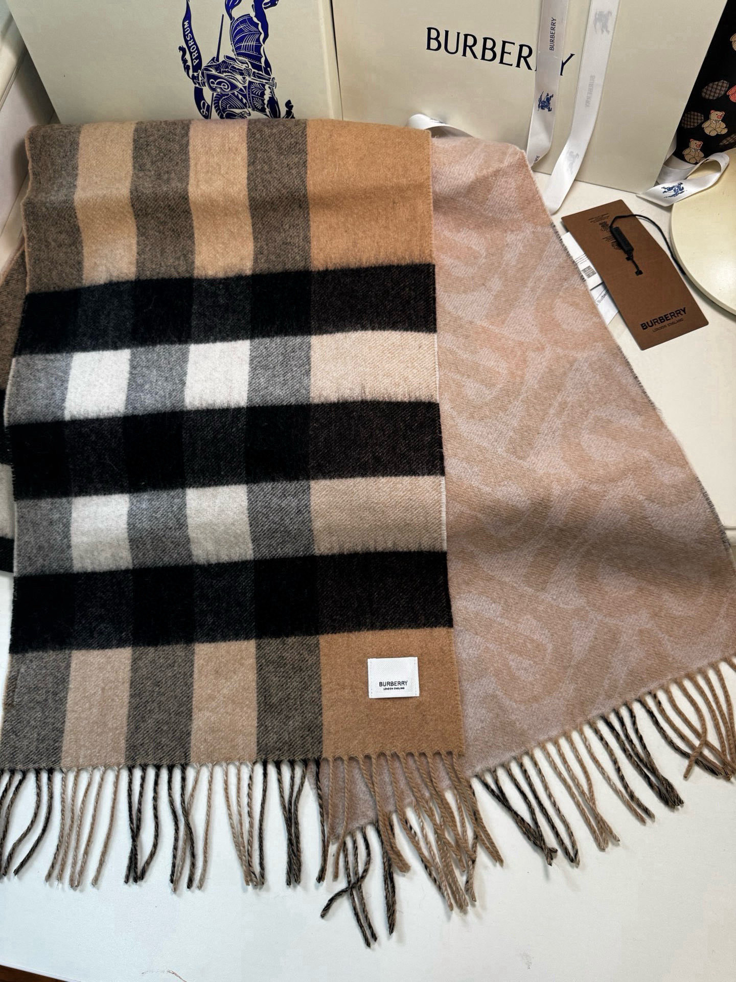 🆕❗️高版合股纱 · 法国的外贸订单 ❗️Bur经典款TB典藏款系列❗️提花精纺羊绒围巾，产自苏格兰工坊