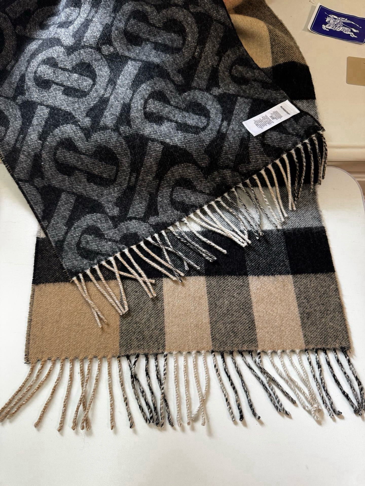 🆕❗️高版合股纱 · 法国的外贸订单 ❗️Bur经典款TB典藏款系列❗️提花精纺羊绒围巾，产自苏格兰工坊