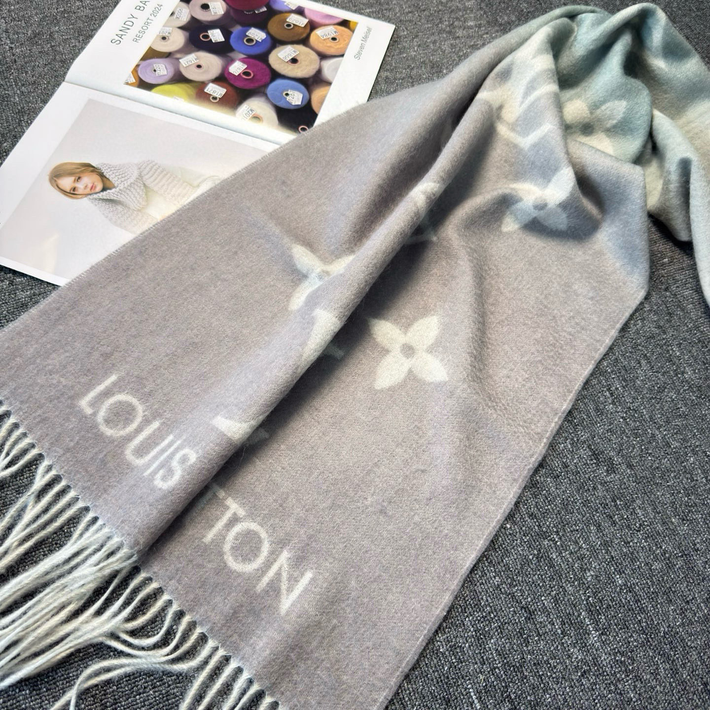 🆕【M70868】Louis Vuitton · REYKJAVIK GRADIENT渐变羊绒围巾❗️【