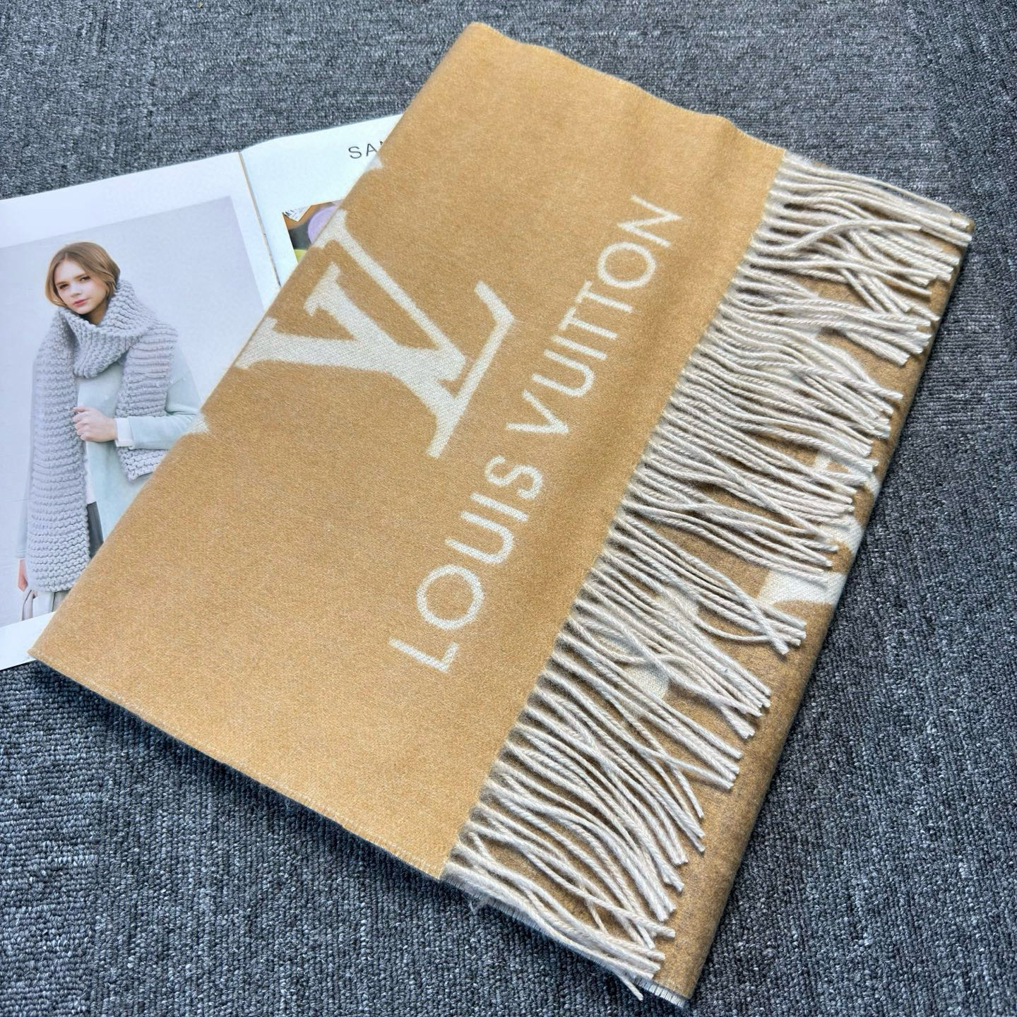 🆕【M70868】Louis Vuitton · REYKJAVIK GRADIENT渐变羊绒围巾❗️【